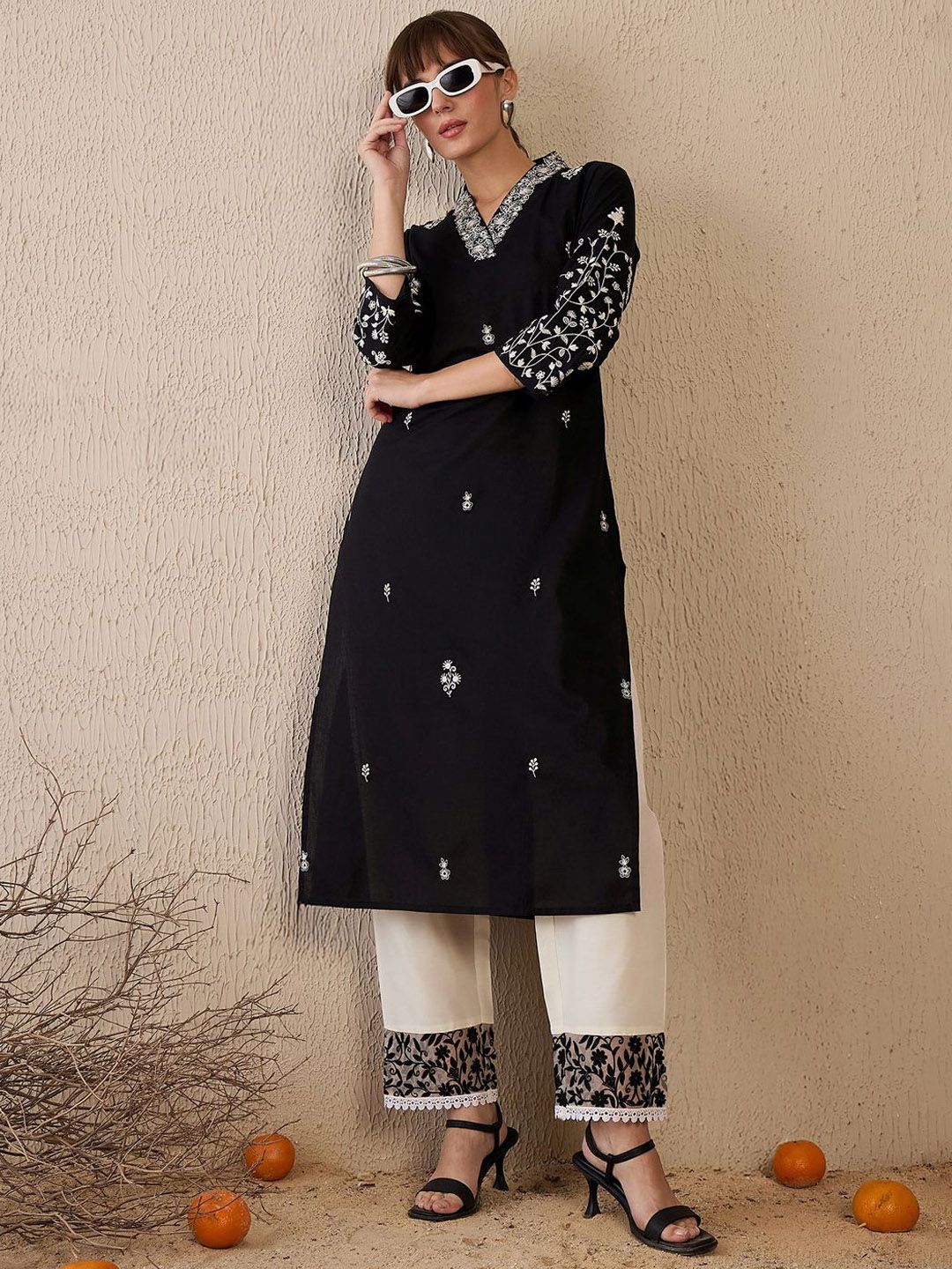 Dhiyona IE Women Floral Embroidered Thread Work Kurta