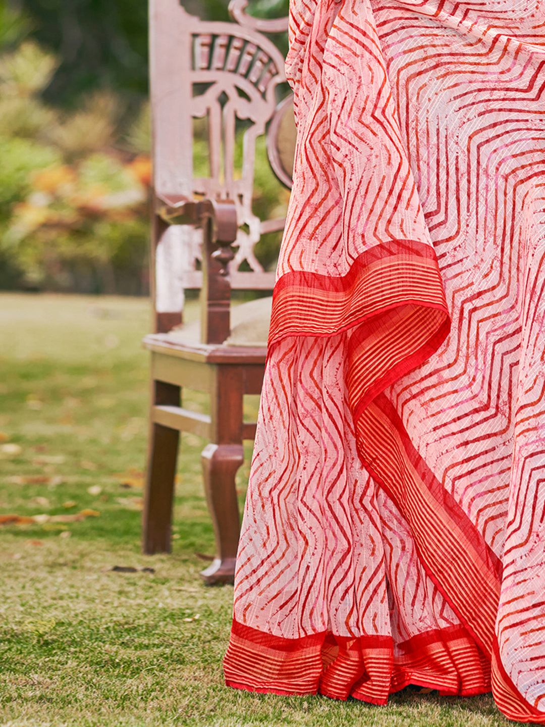 Women's Chiffon Red Printed Designer Saree With Blouse Piece