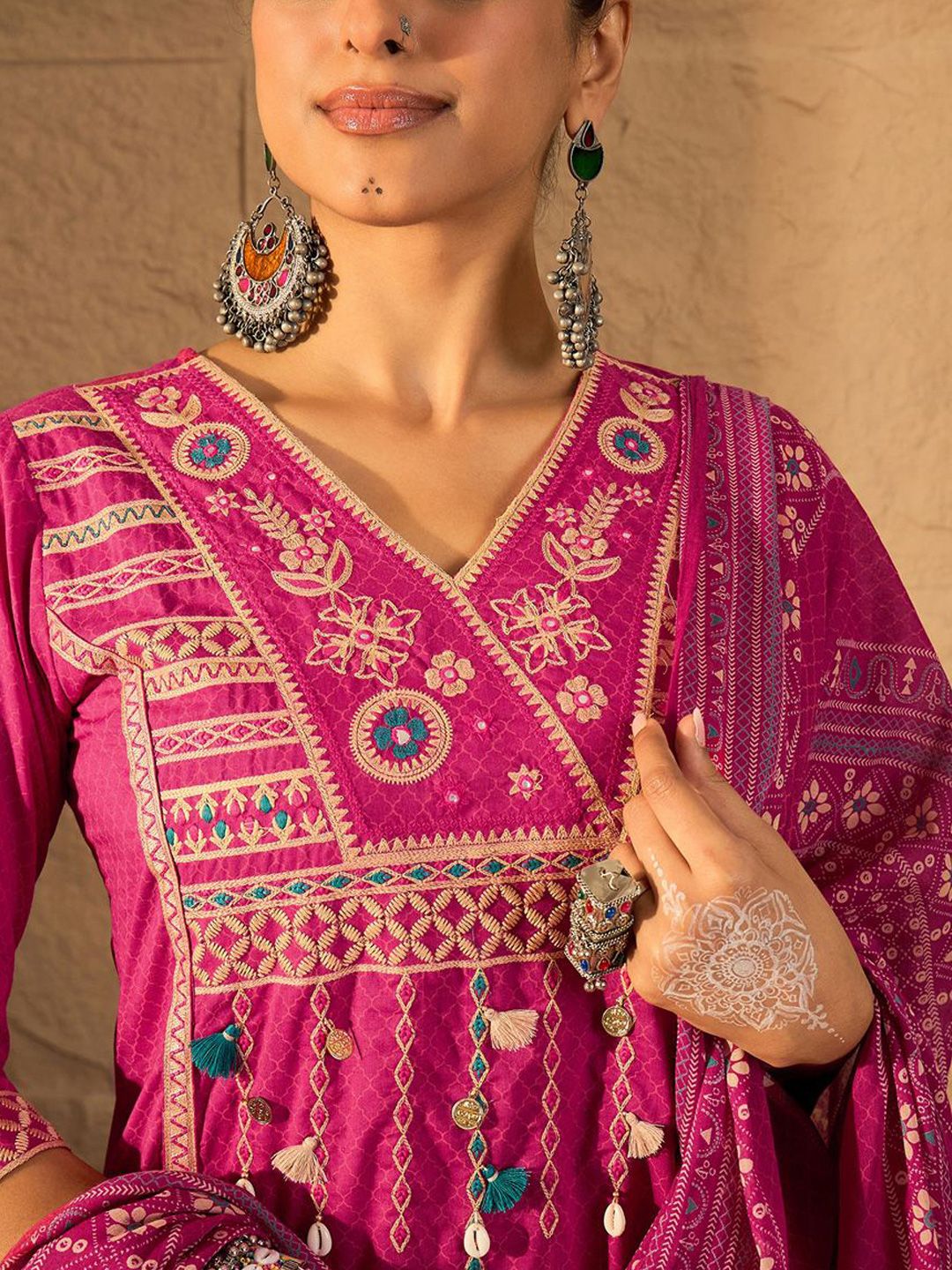 Dhiyona IE Women's Embroidered V-Neck Pure Cotton Straight Kurta With Trousers And Dupatta
