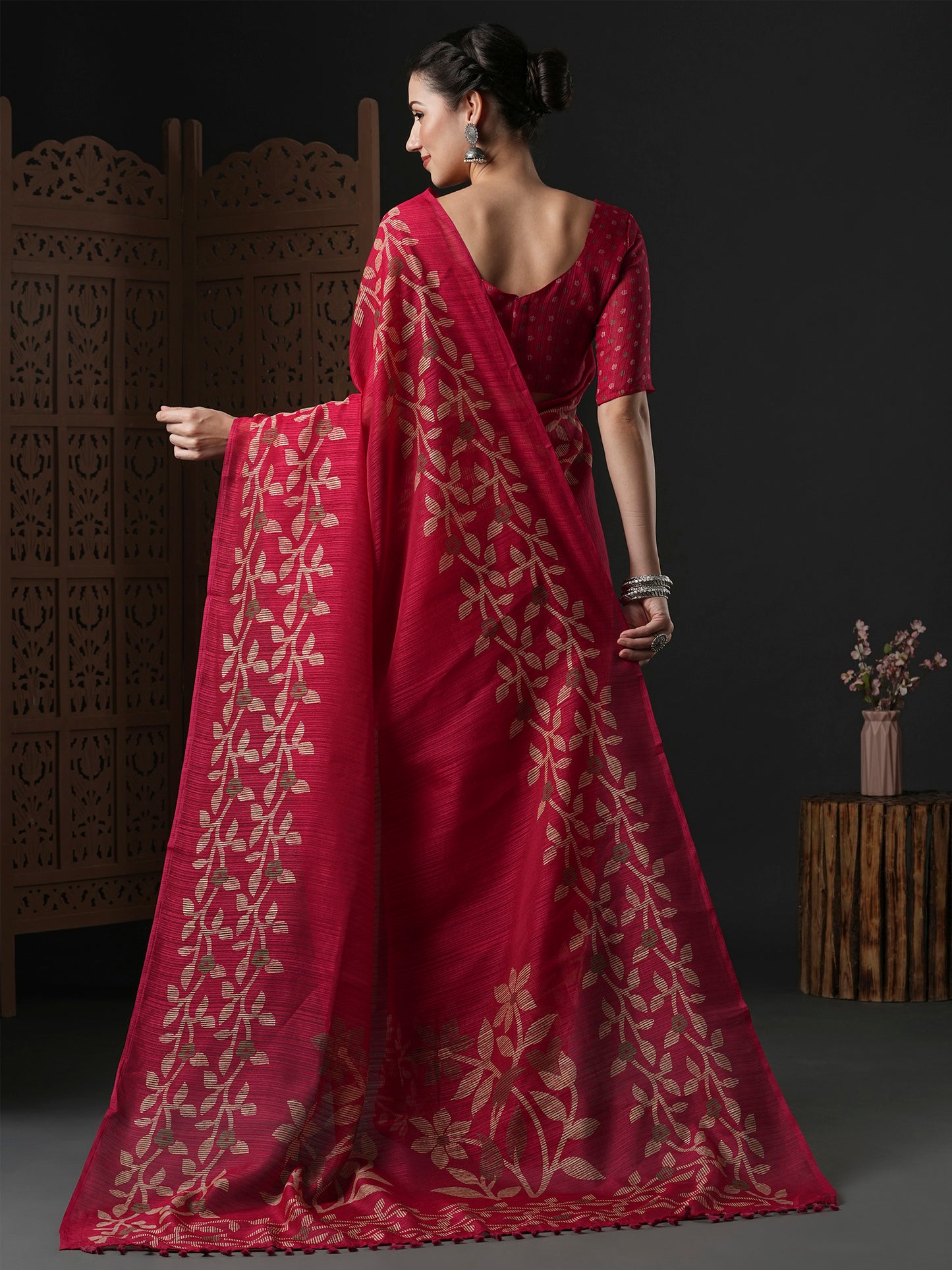 Women's Cotton Slub Pink Printed Designer Saree With Blouse Piece