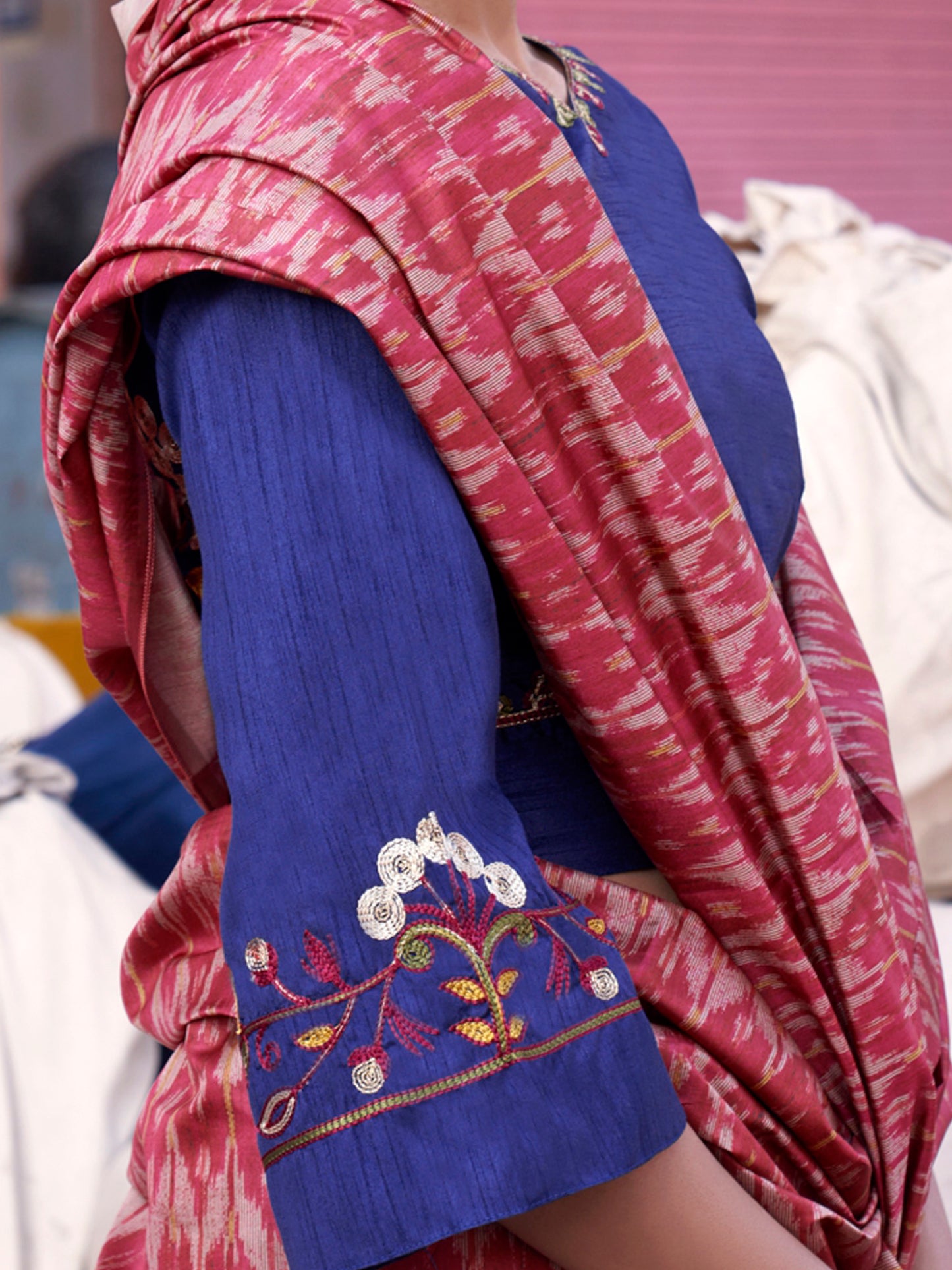 Women's Silk Blend Pink Printed Designer Saree With Blouse Piece