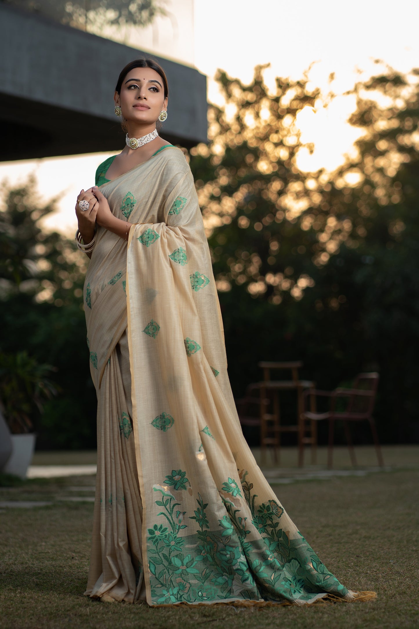 Dhiyona GR Women's Gulshan Screamin' Green Woven Handloom Soft Modal Silk Saree