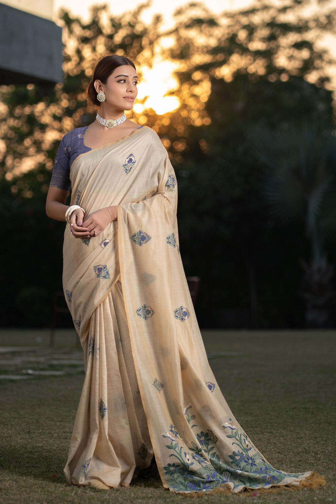 Dhiyona GR Women's Gulshan Twitch Purple Woven Handloom Soft Modal Silk Saree