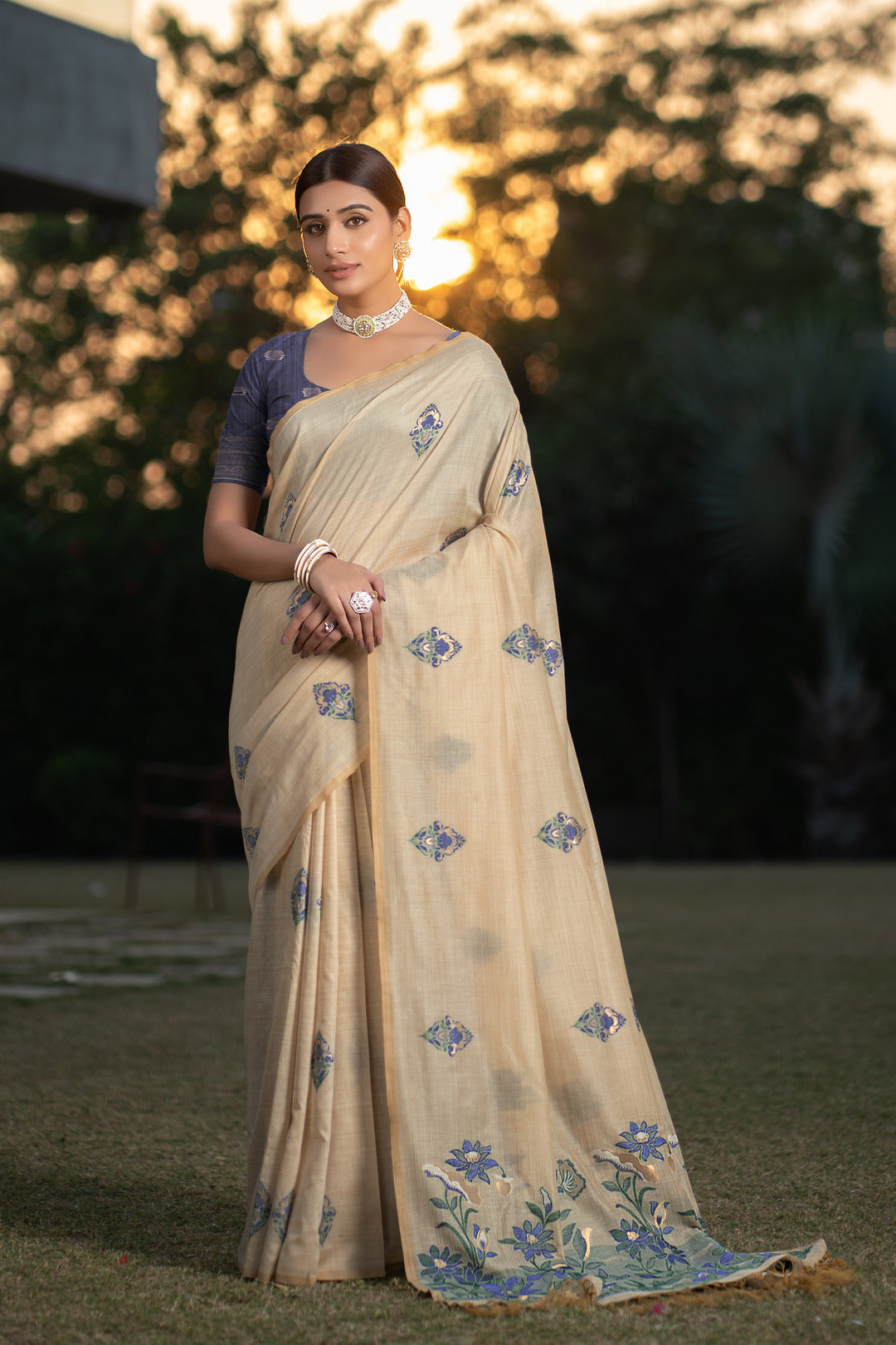 Dhiyona GR Women's Gulshan Twitch Purple Woven Handloom Soft Modal Silk Saree