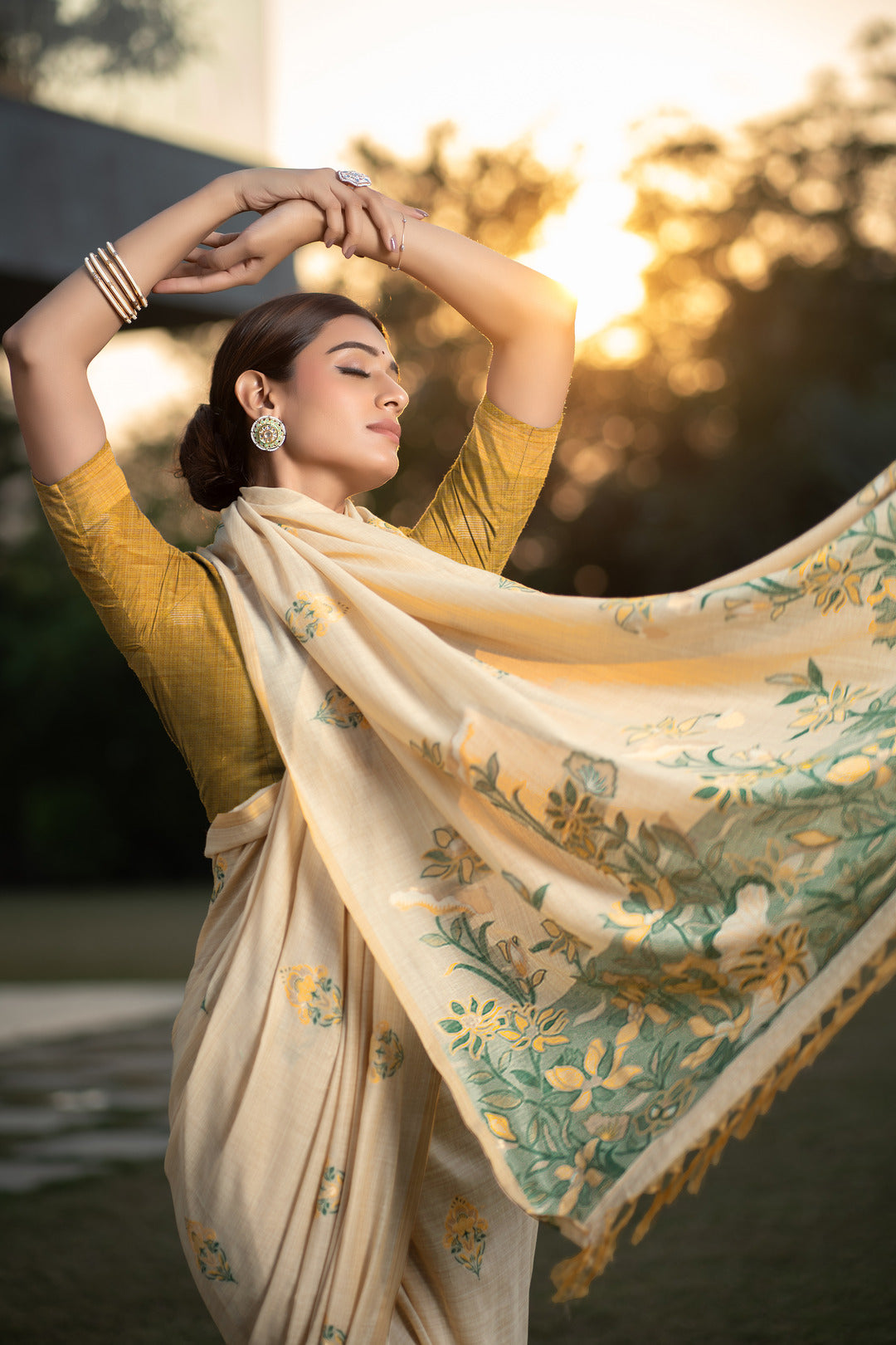 Dhiyona GR Women's Gulshan Ocher Yellow Woven Handloom Soft Modal Silk Saree