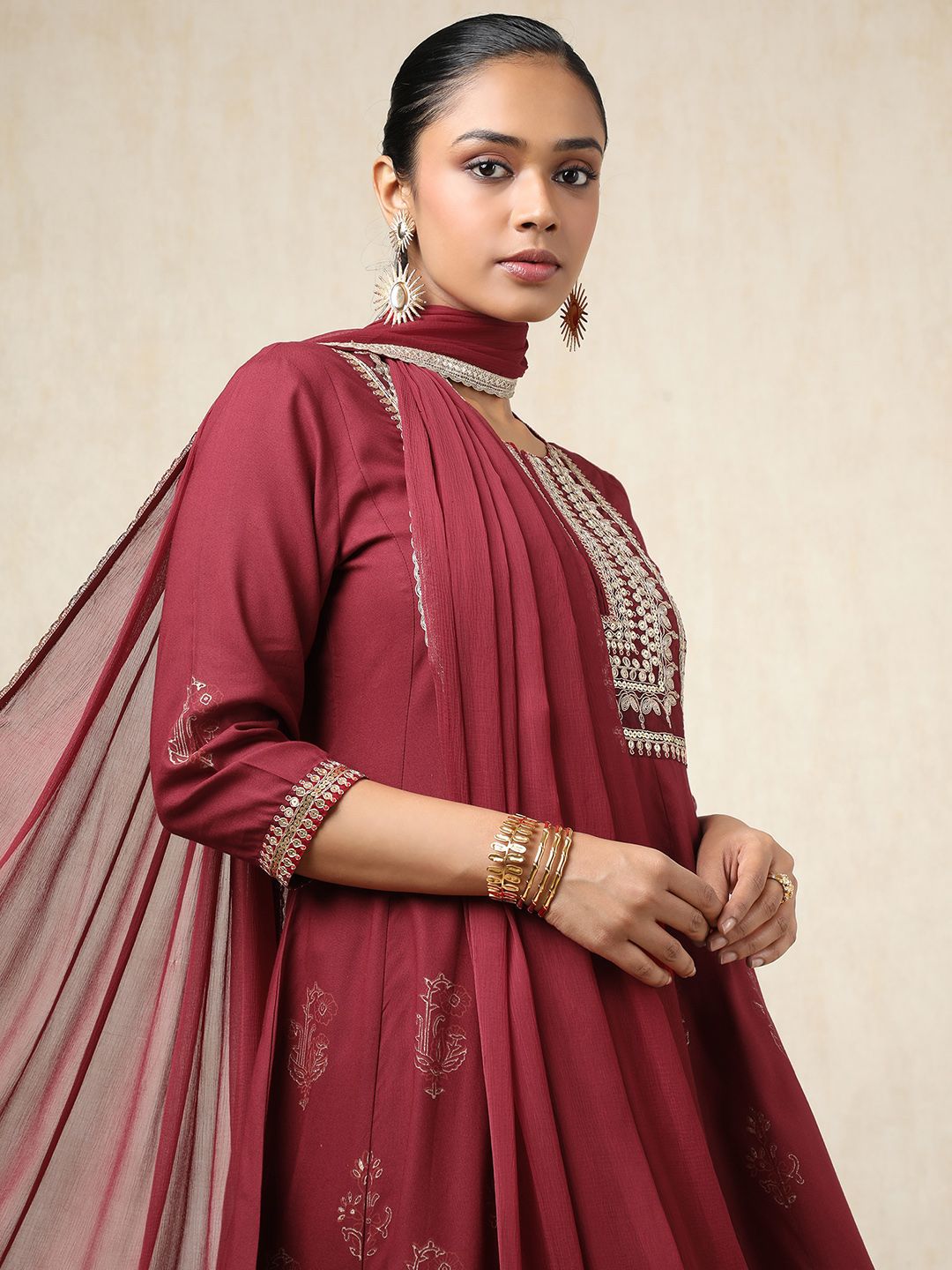 Dhiyona SO Women's Women Floral Striped Empire Sequinned Kurta with Sharara & With Dupatta