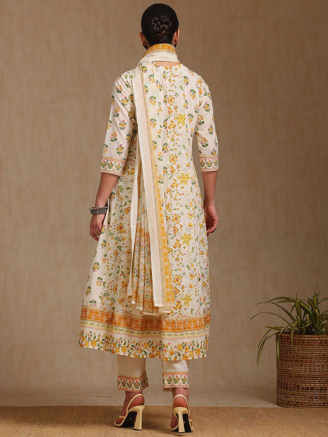 Dhiyona SO Women's Floral Printed V-Neck Panelled Anarkali Kurta With Trousers And Dupatta