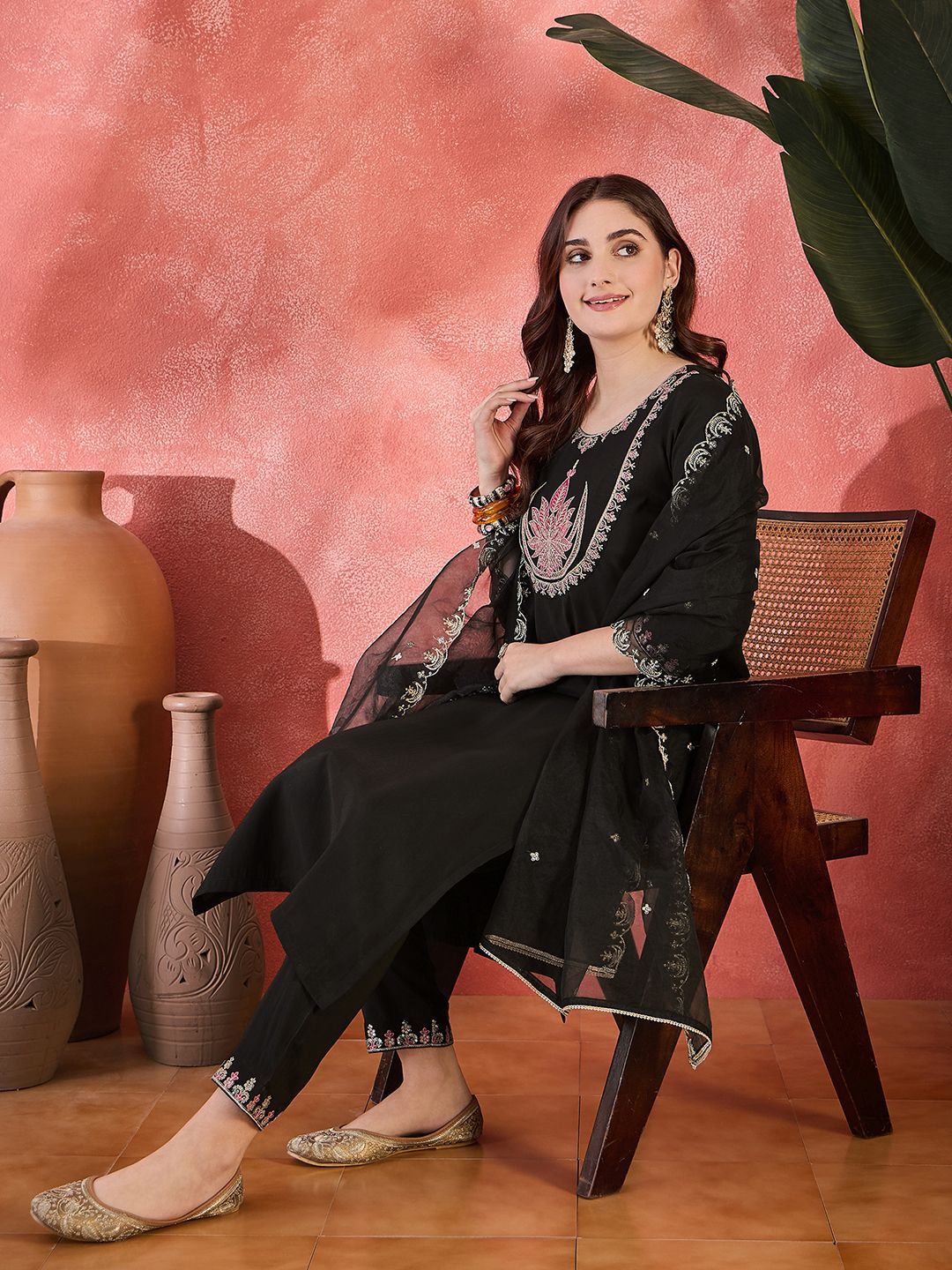 Dhiyona SN Women's Floral Yoke Design Zari Sequence Straight Kurta With Trousers & Dupatta