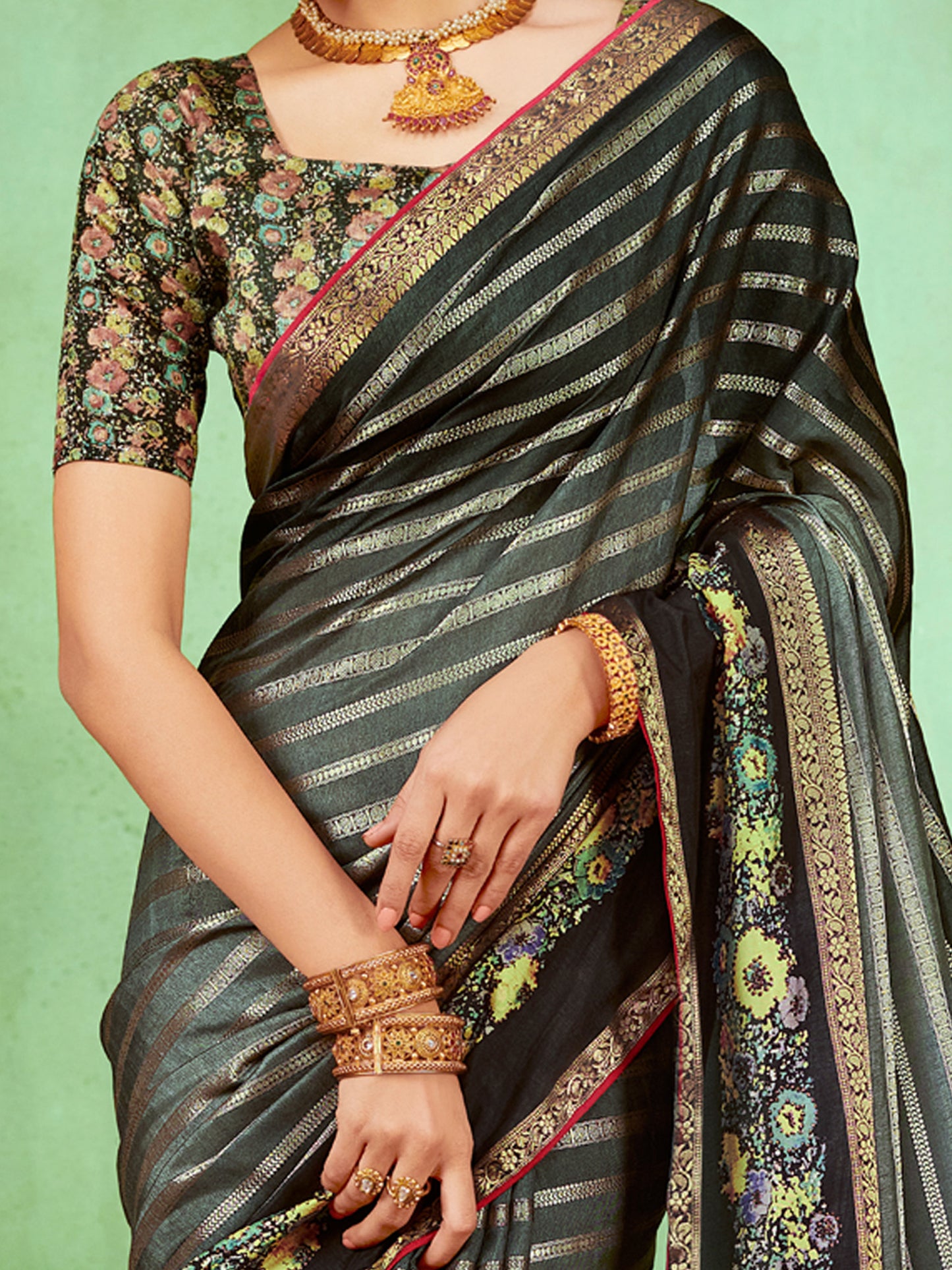 Women's Soft Silk Grey Embellished Designer Saree With Blouse Piece