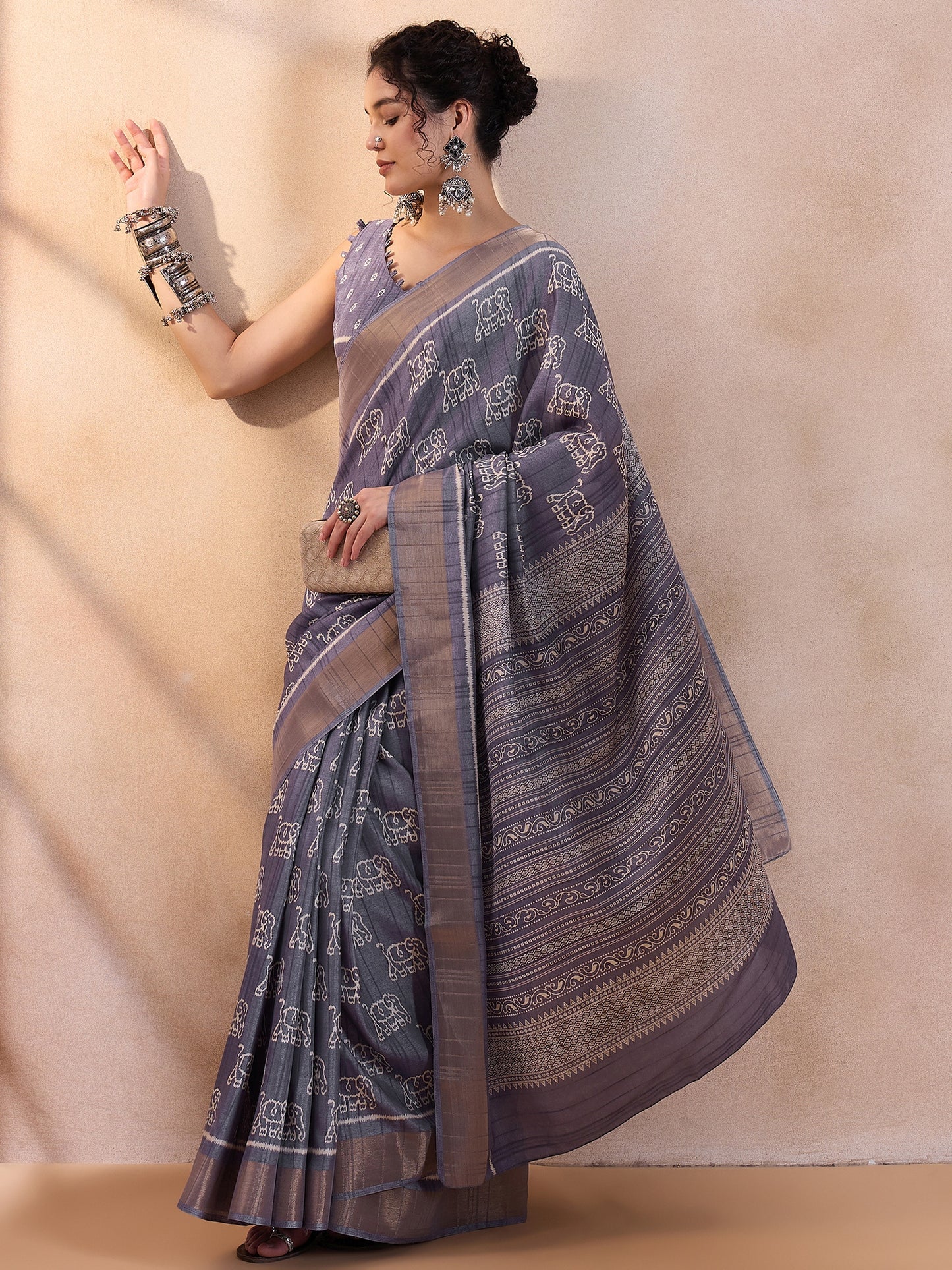 Women's Silk Blend Metallic Printed Designer Saree With Blouse Piece