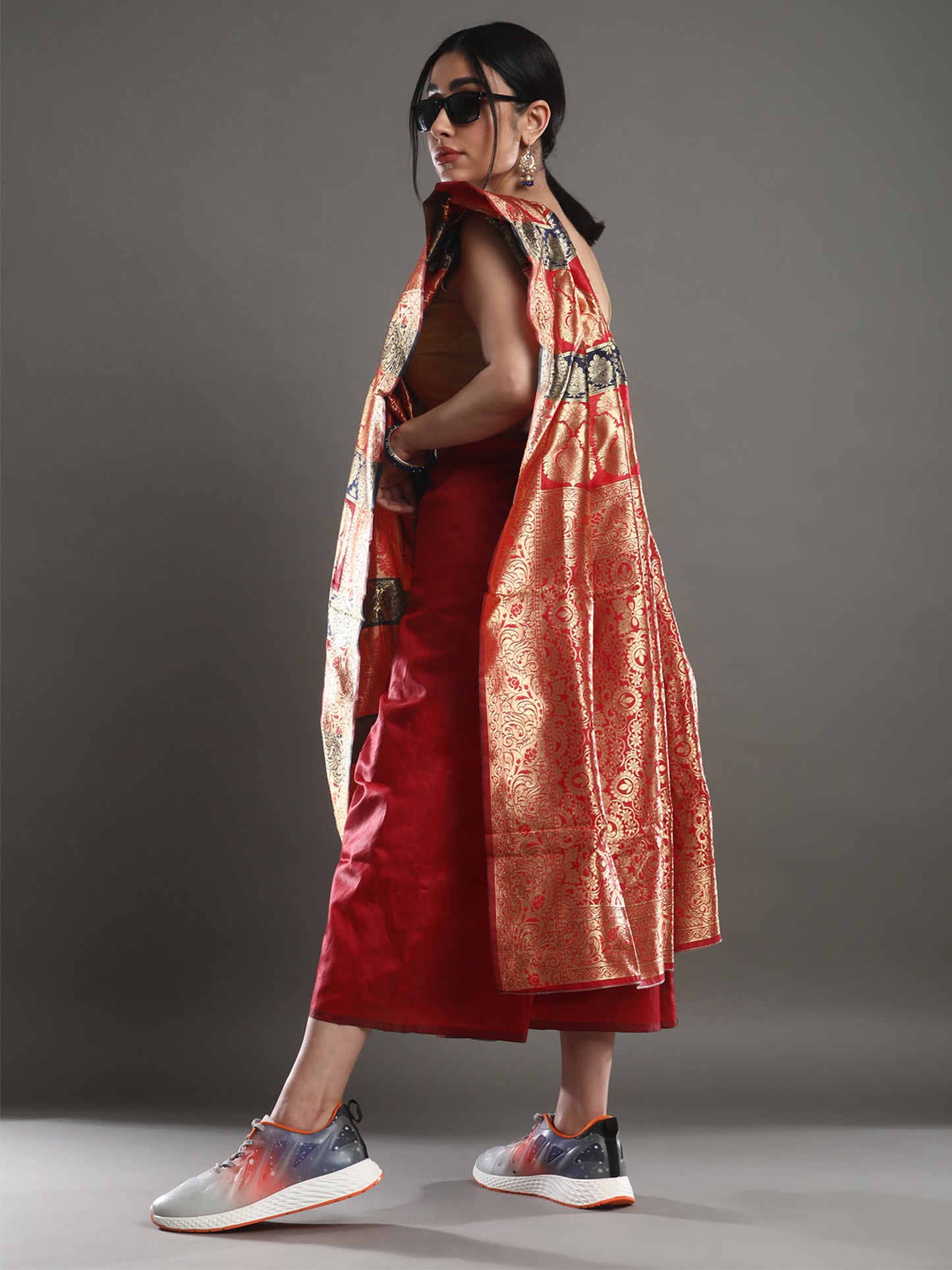 Women's Silk Blend Red Woven Design Designer Saree With Blouse Piece