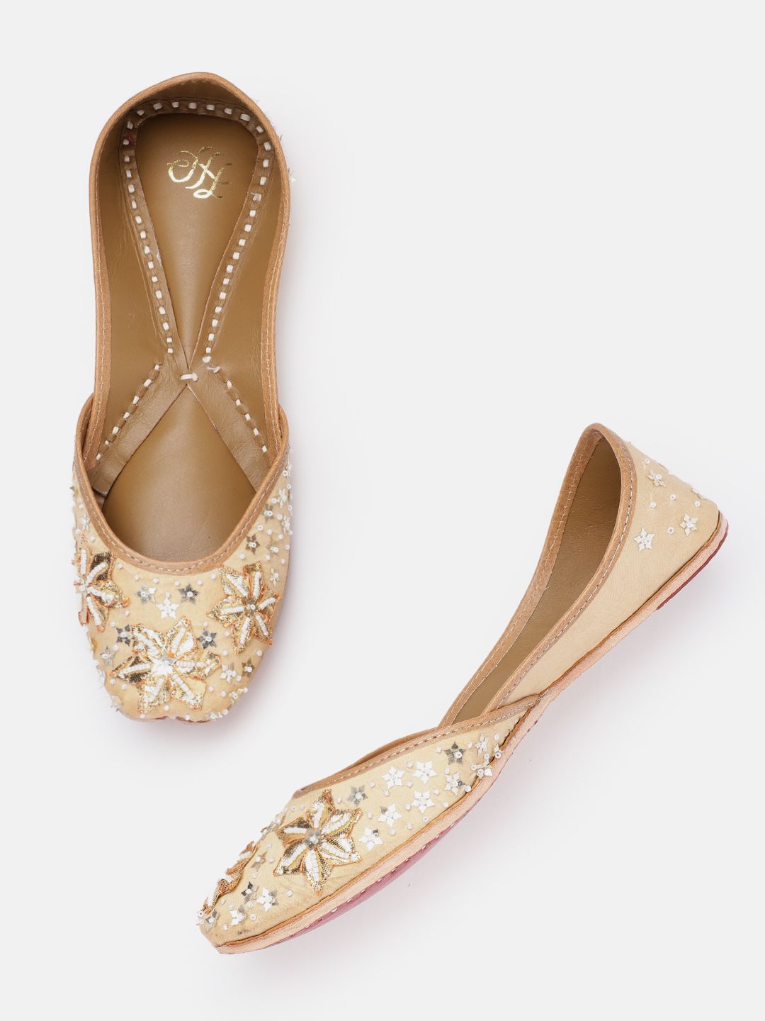 Dhiyona HOP Women Embellished Ethnic Mojaris