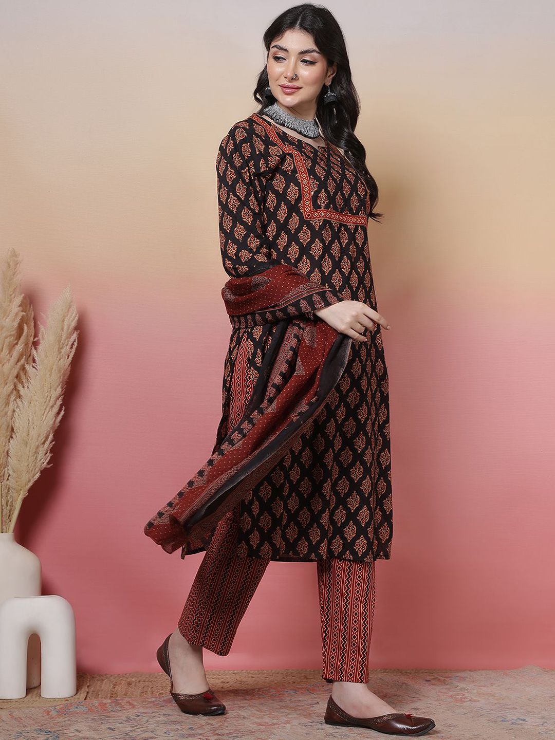 Dhiyona SN Women's Hand Floral Printed Notch Neck Pure Cotton Straight Kurta With Trouser & Dupatta