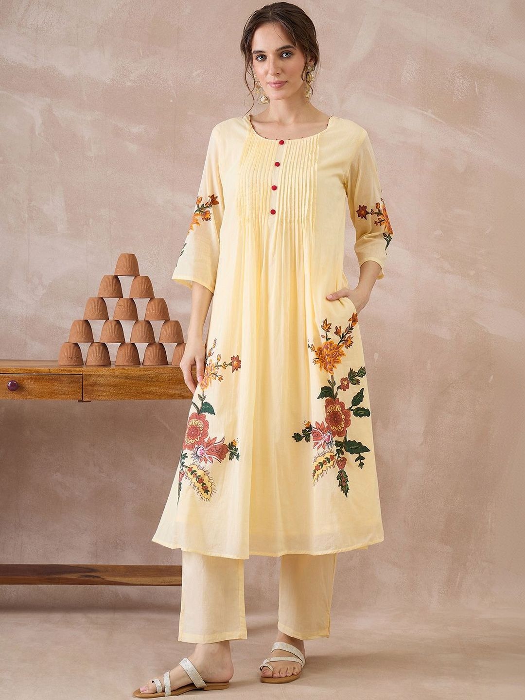 Women Floral Printed Pleated Pure Cotton Kurta with Trousers