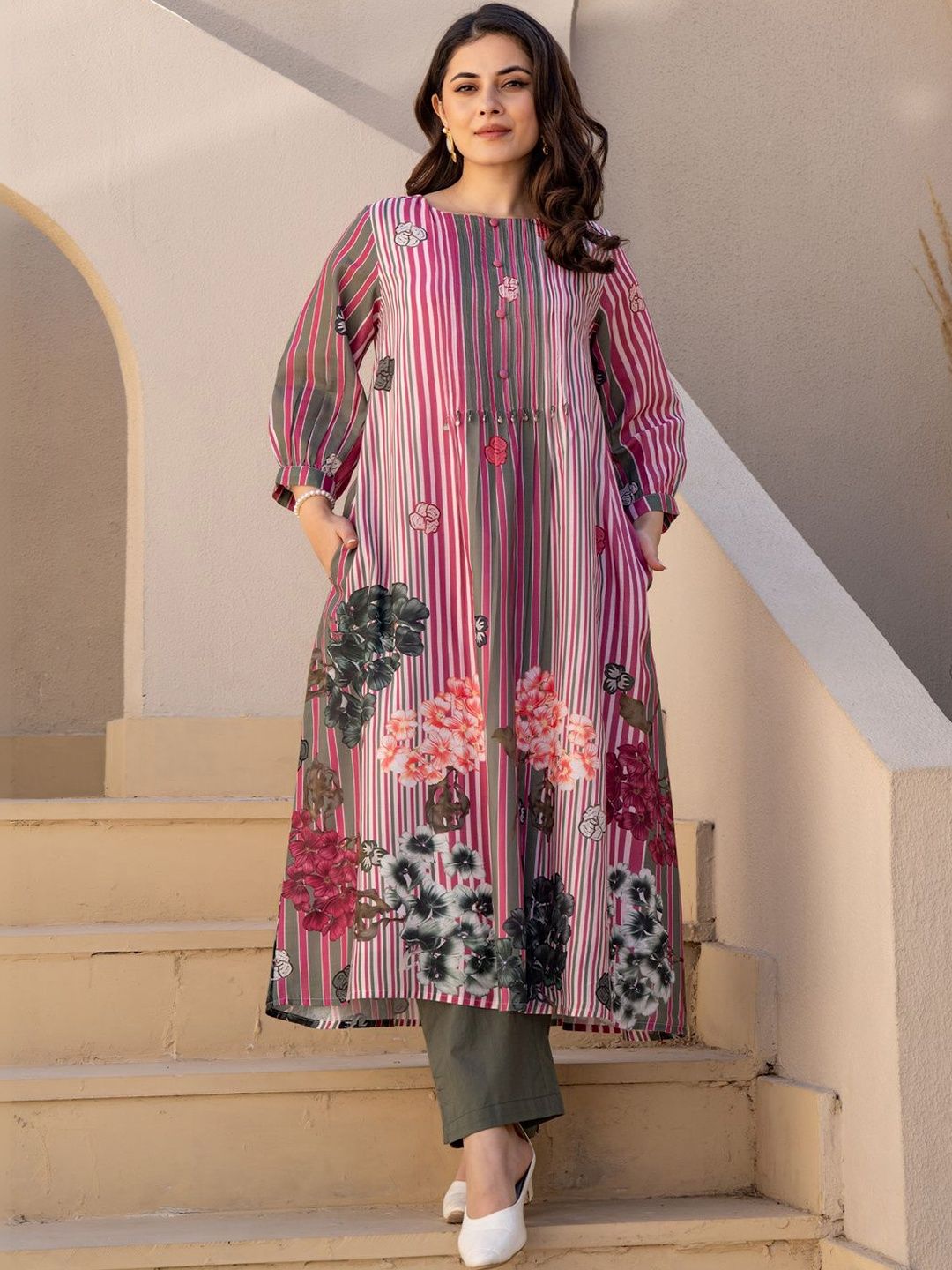 Women Floral Printed Regular Pure Cotton Kurta with Trousers