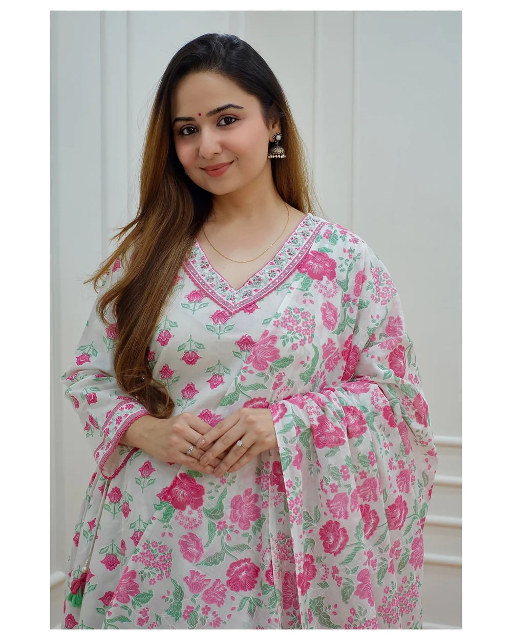 Women Dark Green Printed Viscose Rayon Kurta, Pant And Dupatta Set