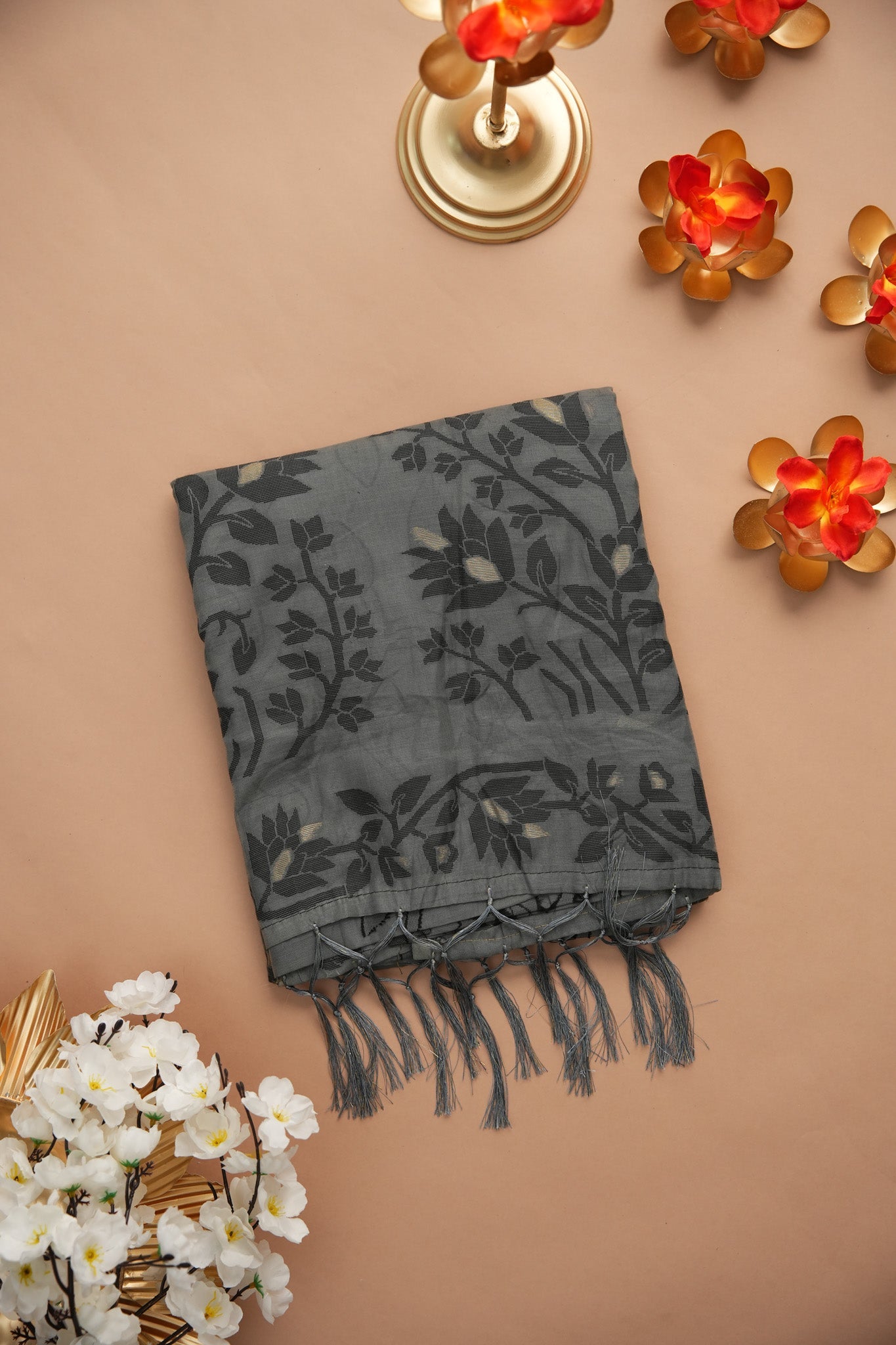 Dhiyona GR Women's Trisha Black & Grey Soft Cotton Jamdani Saree