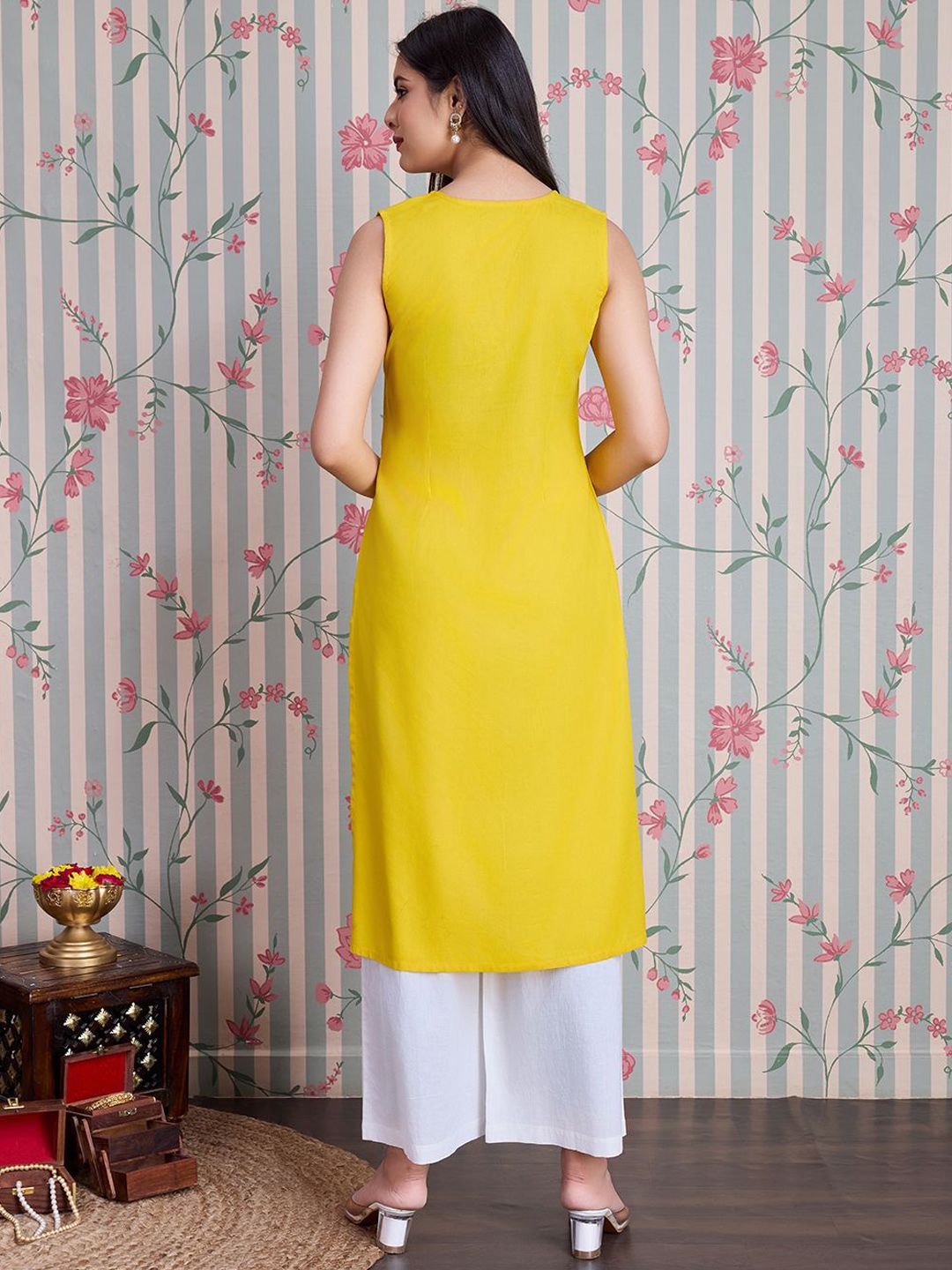 Dhiyona OD Embroidered Straight Kurta with Palazzos