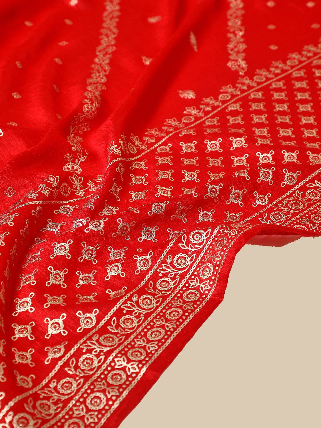 Dhiyona SO Women's Red Floral Printed Round Neck Regular Thread Work Kurta With Trouser With Dupatta