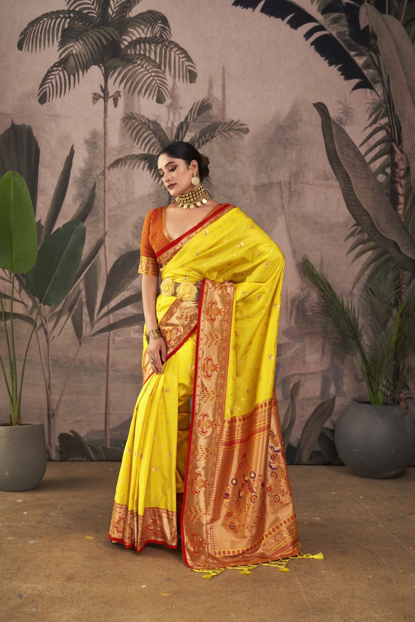 Women Paithani Isha Yellow Saree With Unstiched Blouse
