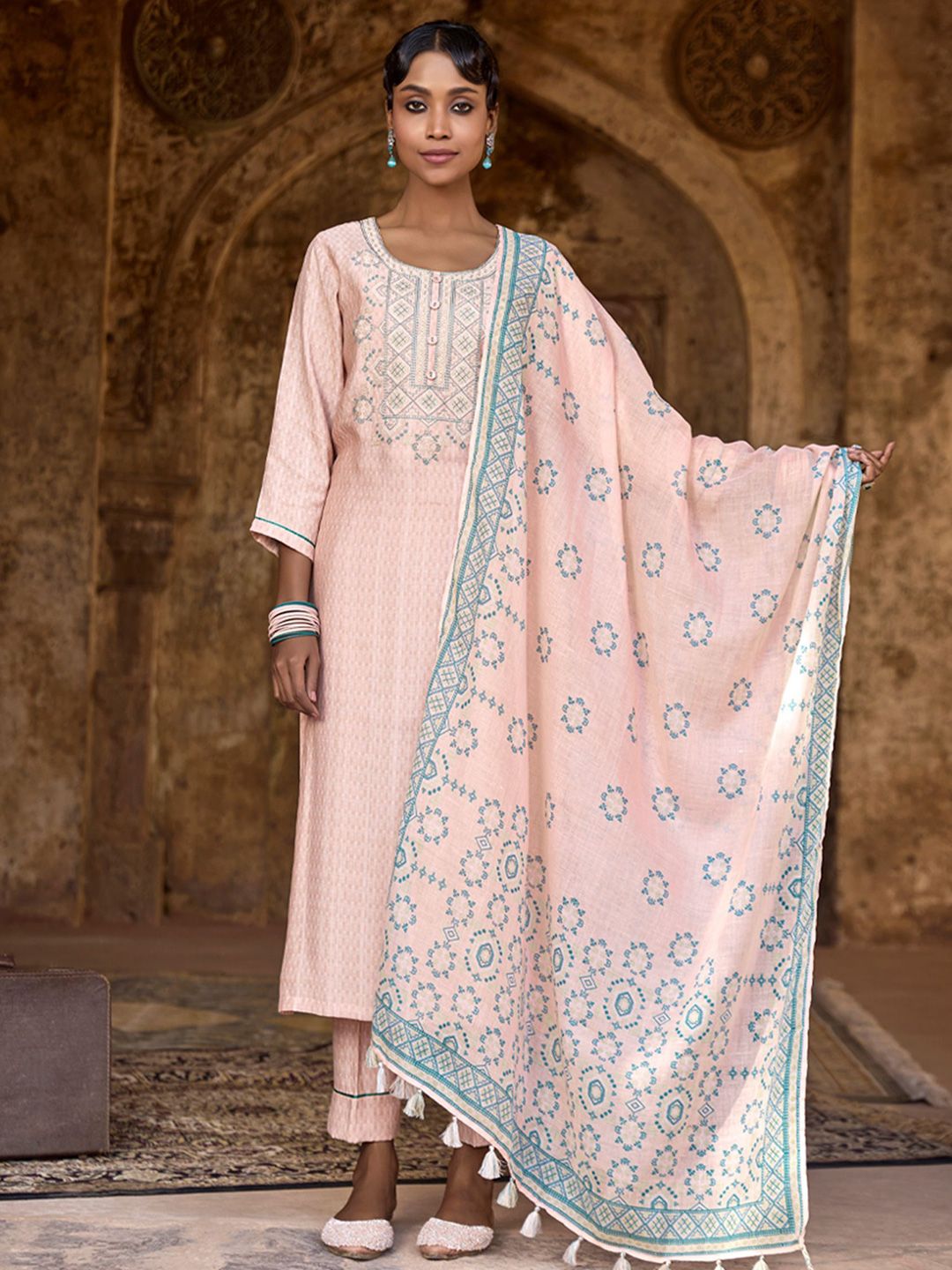 Dhiyona WP Geometric Printed Round Neck Thread Work Kurta With Trousers & Dupatta