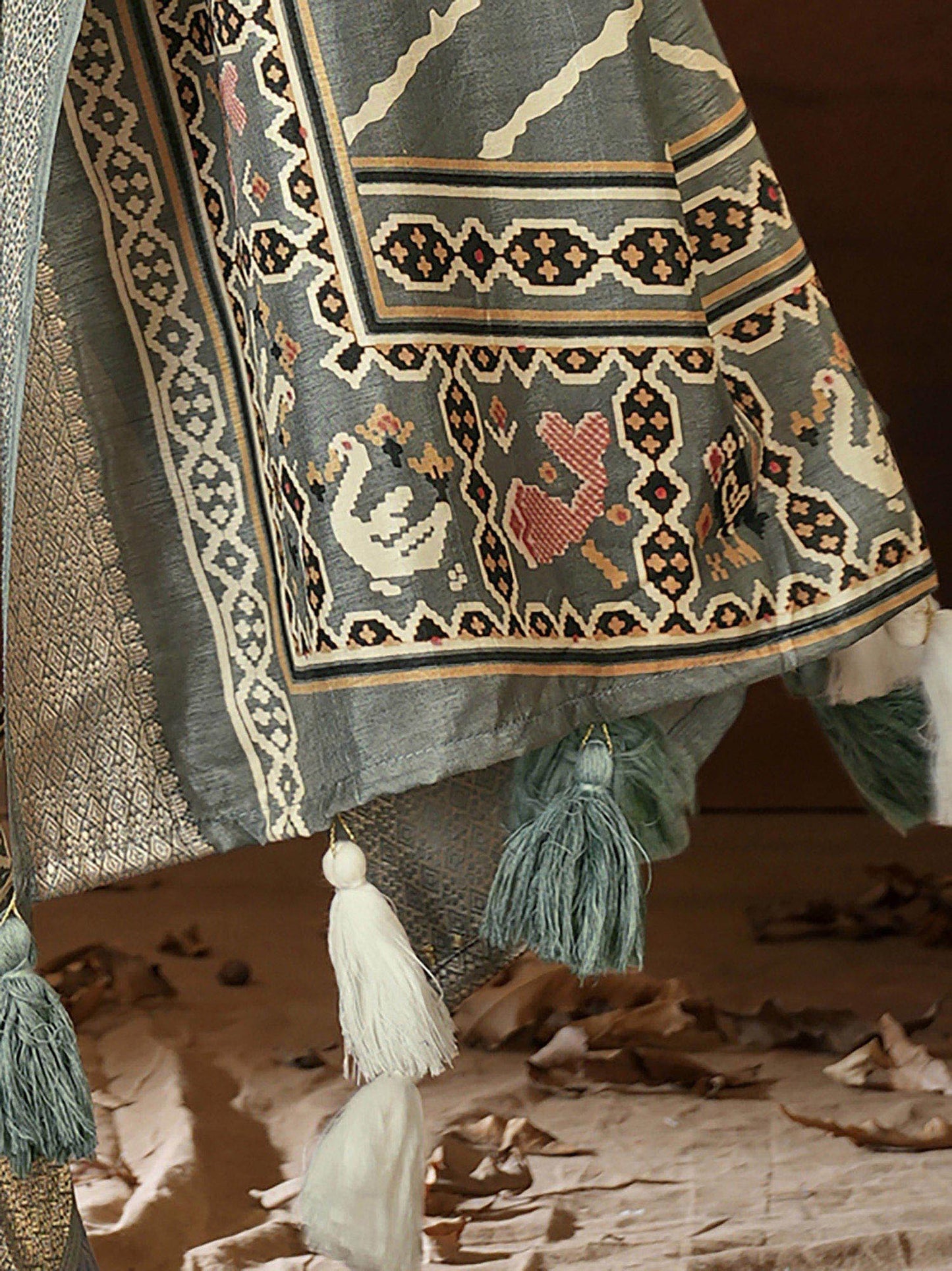 Women's Dola Silk Grey Printed Designer Saree With Blouse Piece