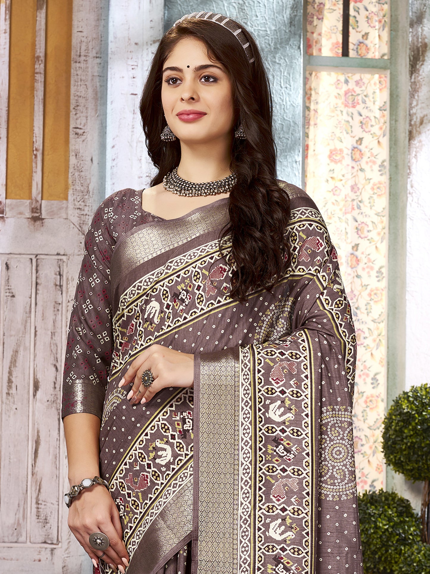 Women's Dola Silk Brown Woven Design Celebrity Saree With Blouse Piece