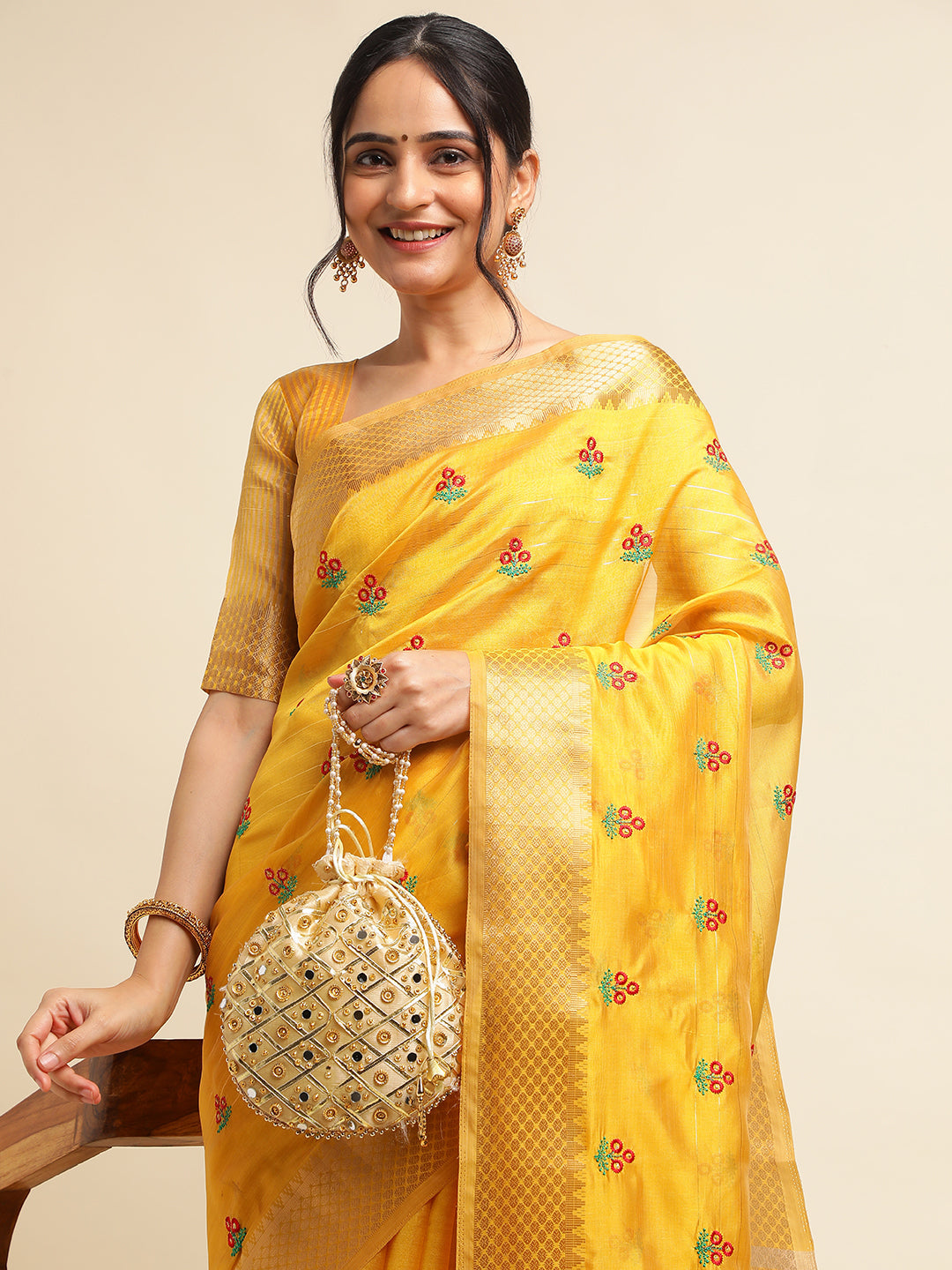Dhiyona GR Women's Jasmin Yellow Cotton Silk Saree