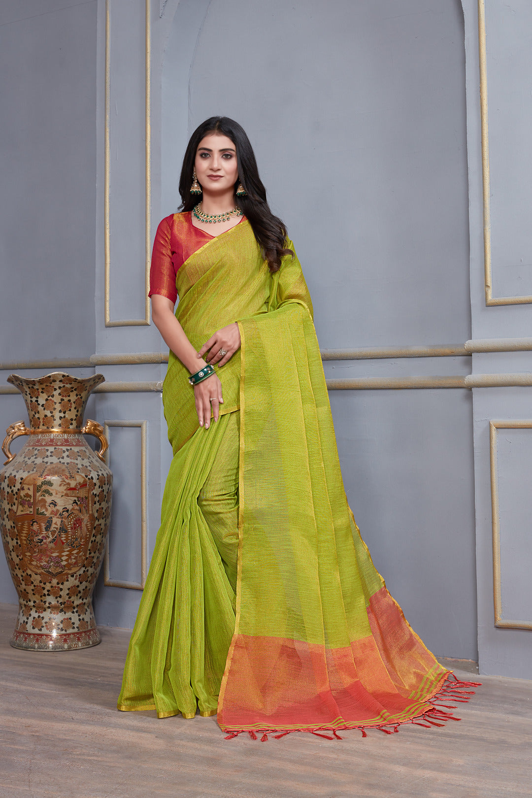 Dhiyona GR Women's Jheel Caramboa Green & Red Zari Woven Design Linen Jacquard Saree