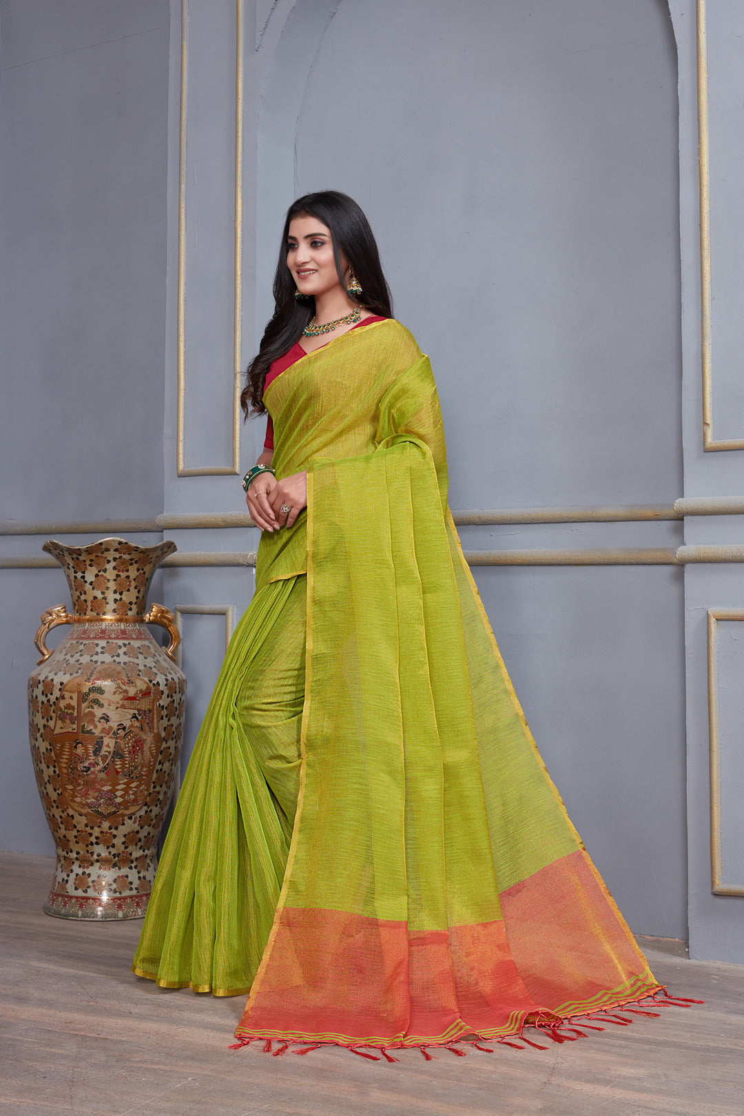 Dhiyona GR Women's Jheel Caramboa Green & Red Zari Woven Design Linen Jacquard Saree