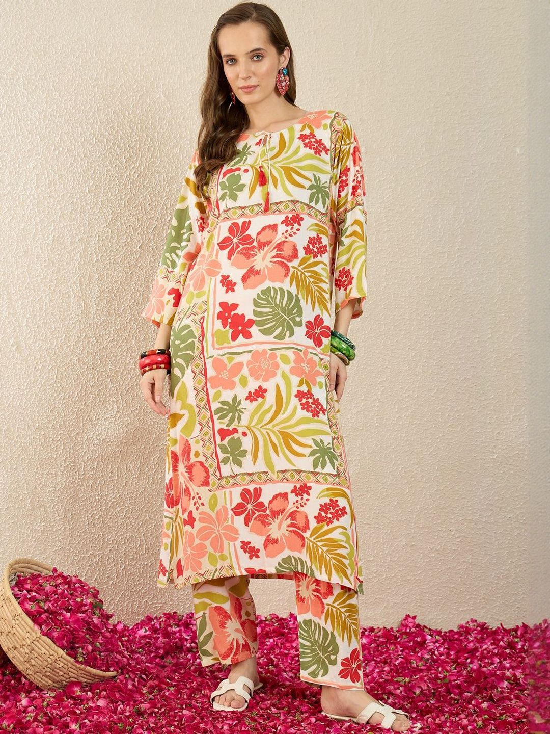 Dhiyona IE Floral Printed Round Neck Three-Quarter Sleeves Top With Trousers