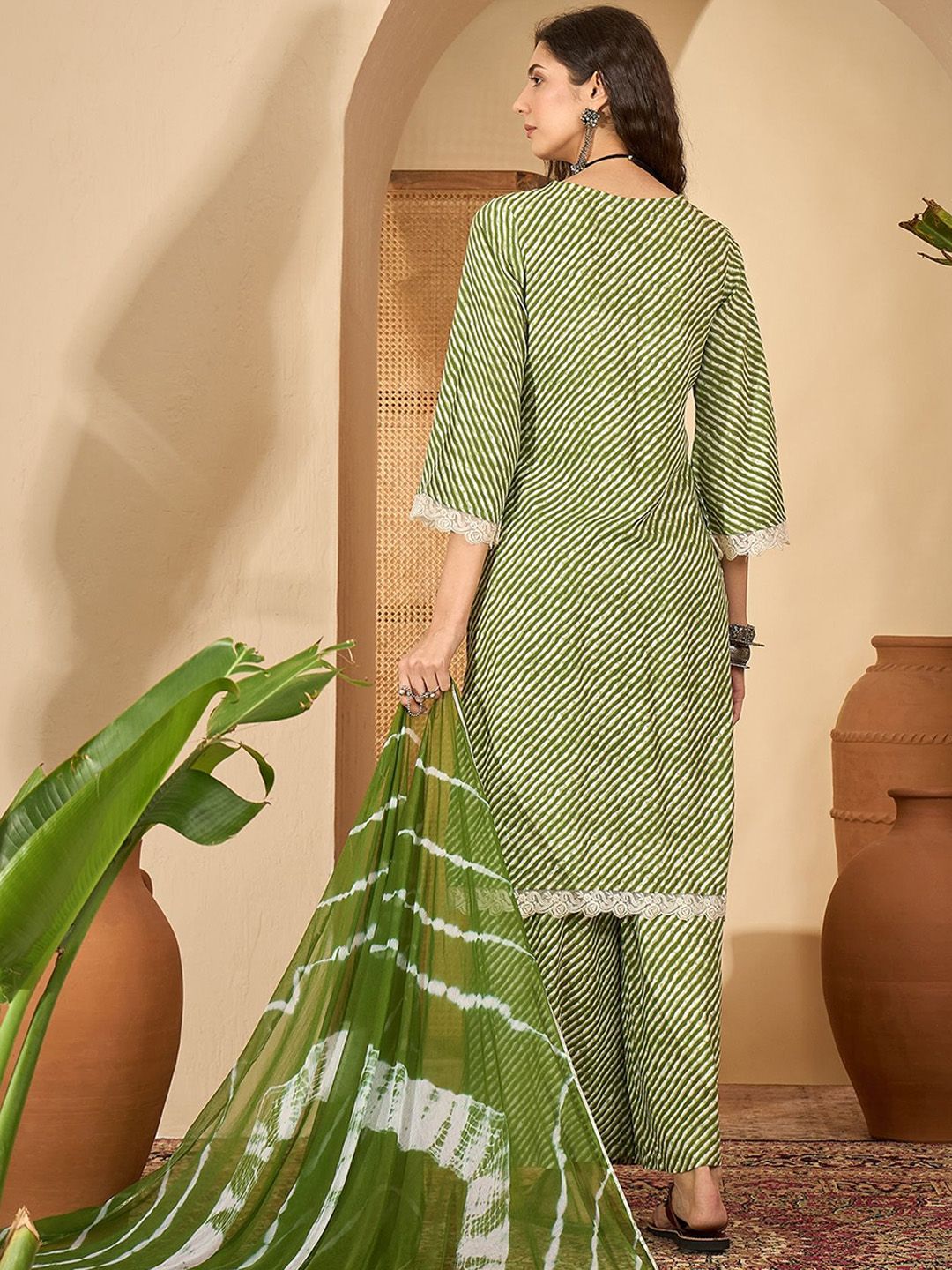 Dhiyona SN Women's Leheriya Printed Straight Kurta With Palazzo & Dupatta