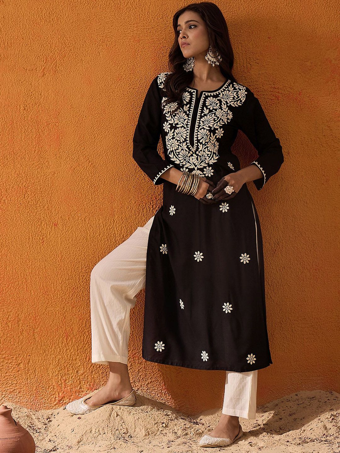 Dhiyona IE Ethnic Motifs Embroidered Straight Kurta
