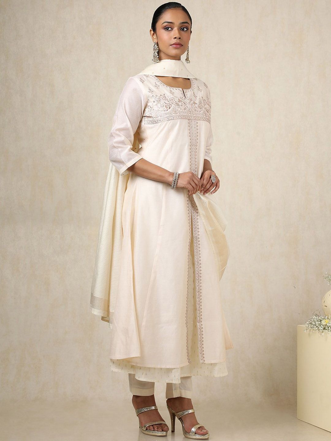 Dhiyona SO Women's Alina Cut Floral Embroidered Notch Neck Chanderi Silk Straight Kurta With Trousers & Dupatta