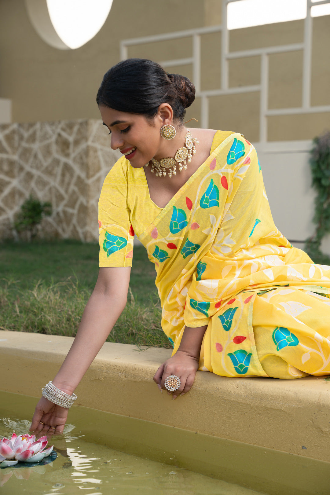 Dhiyona GR Women's Kaashi Yellow Cotton Jamdani Saree