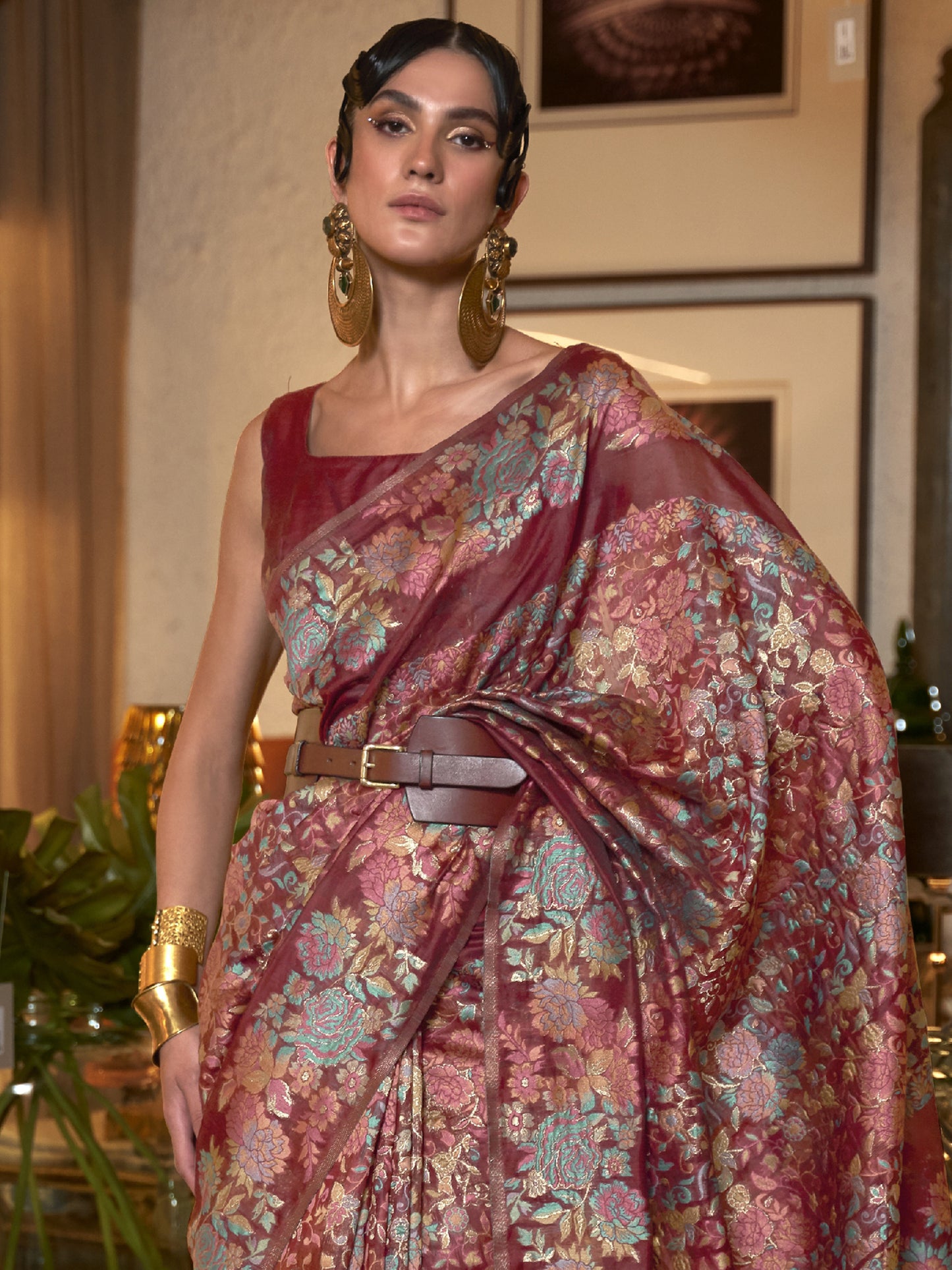 Women's Silk Blend Maroon Woven Design Handloom Saree With Blouse Piece
