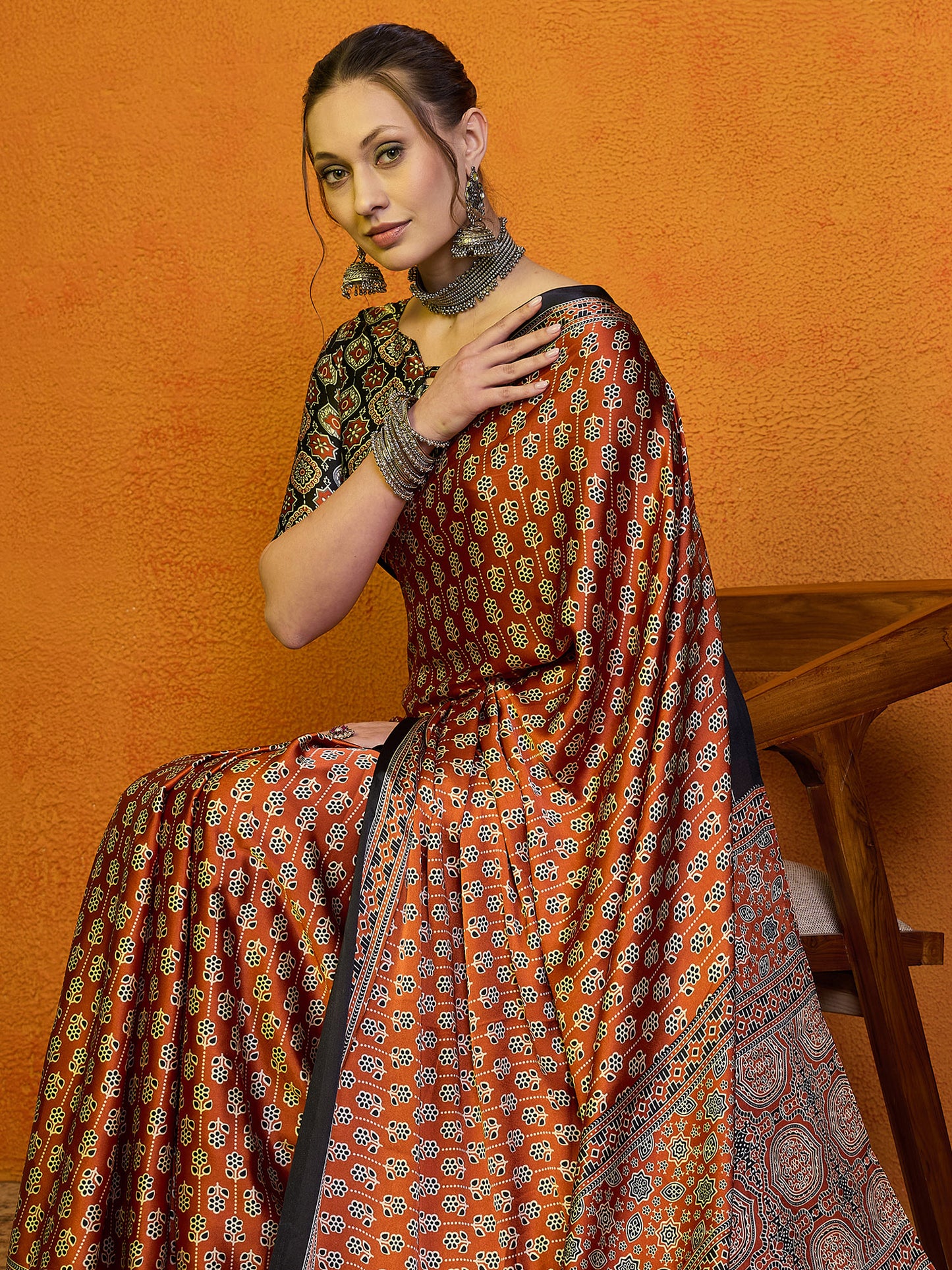 Women's Satin Navy Blue Printed Designer Saree With Blouse Piece