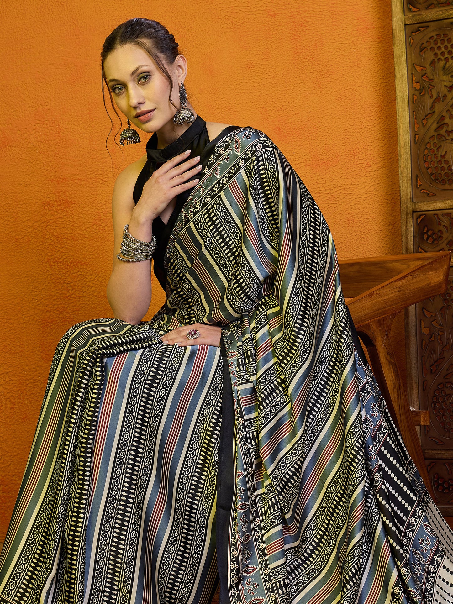 Women's Satin Grey Printed Designer Saree With Blouse Piece