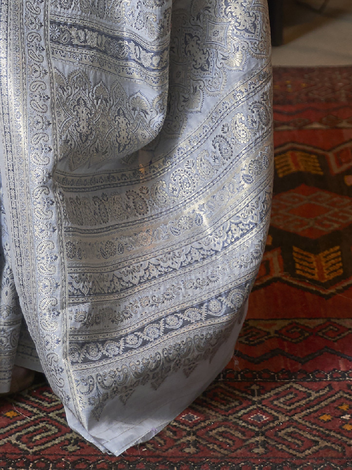 Women's Silk Blend Turquoise Woven Design Designer Saree With Blouse Piece