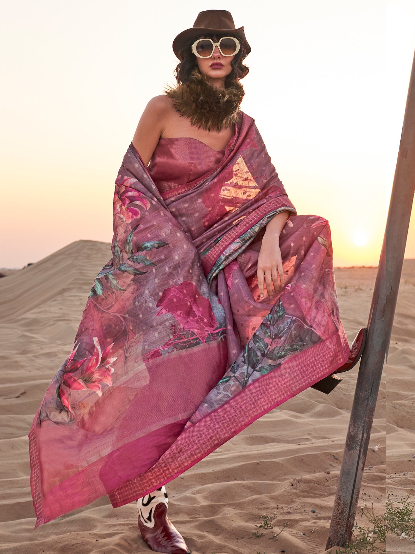 Women's Linen Burgundy Printed Designer Saree With Blouse Piece