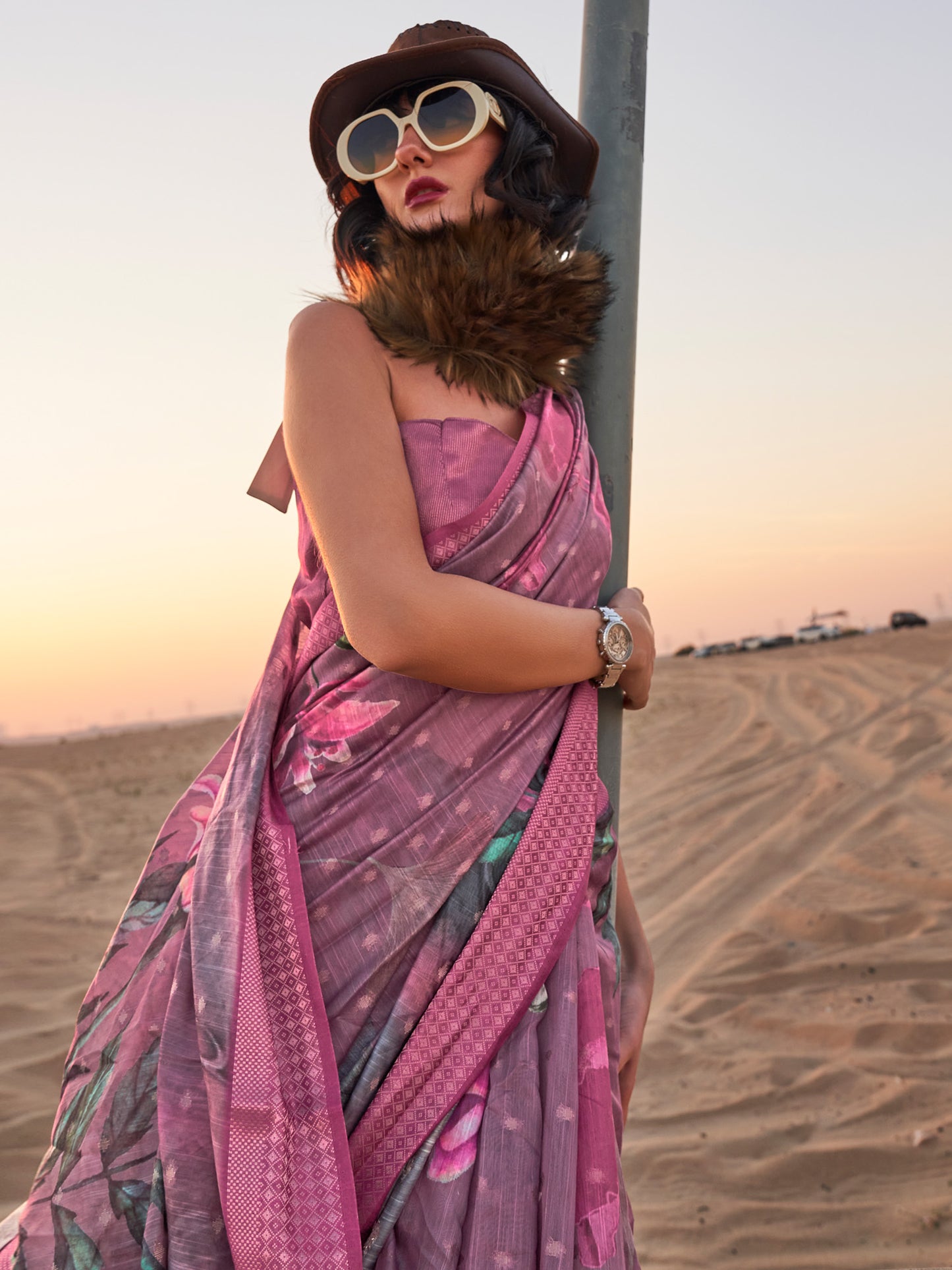 Women's Linen Burgundy Printed Designer Saree With Blouse Piece