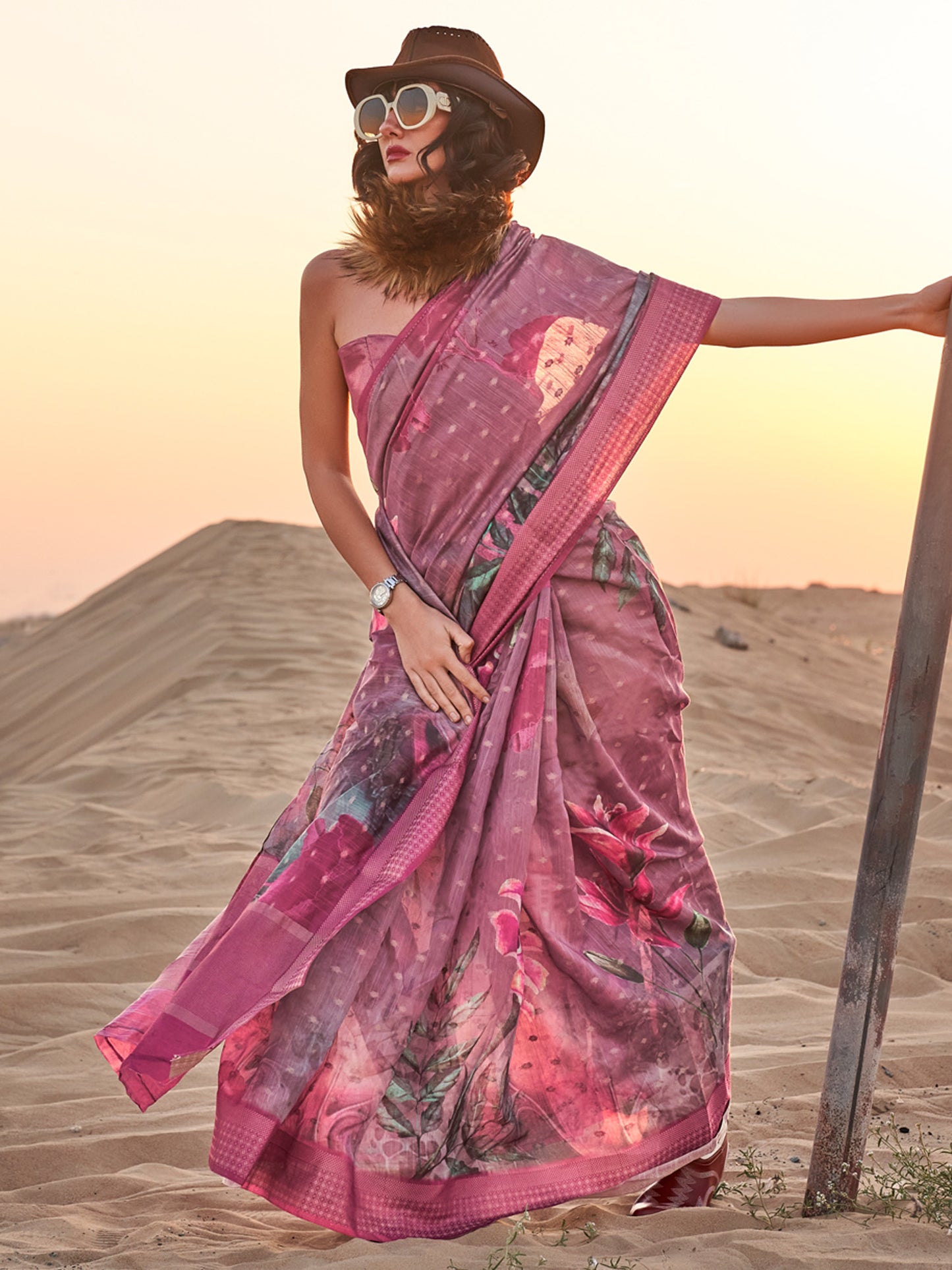 Women's Linen Burgundy Printed Designer Saree With Blouse Piece