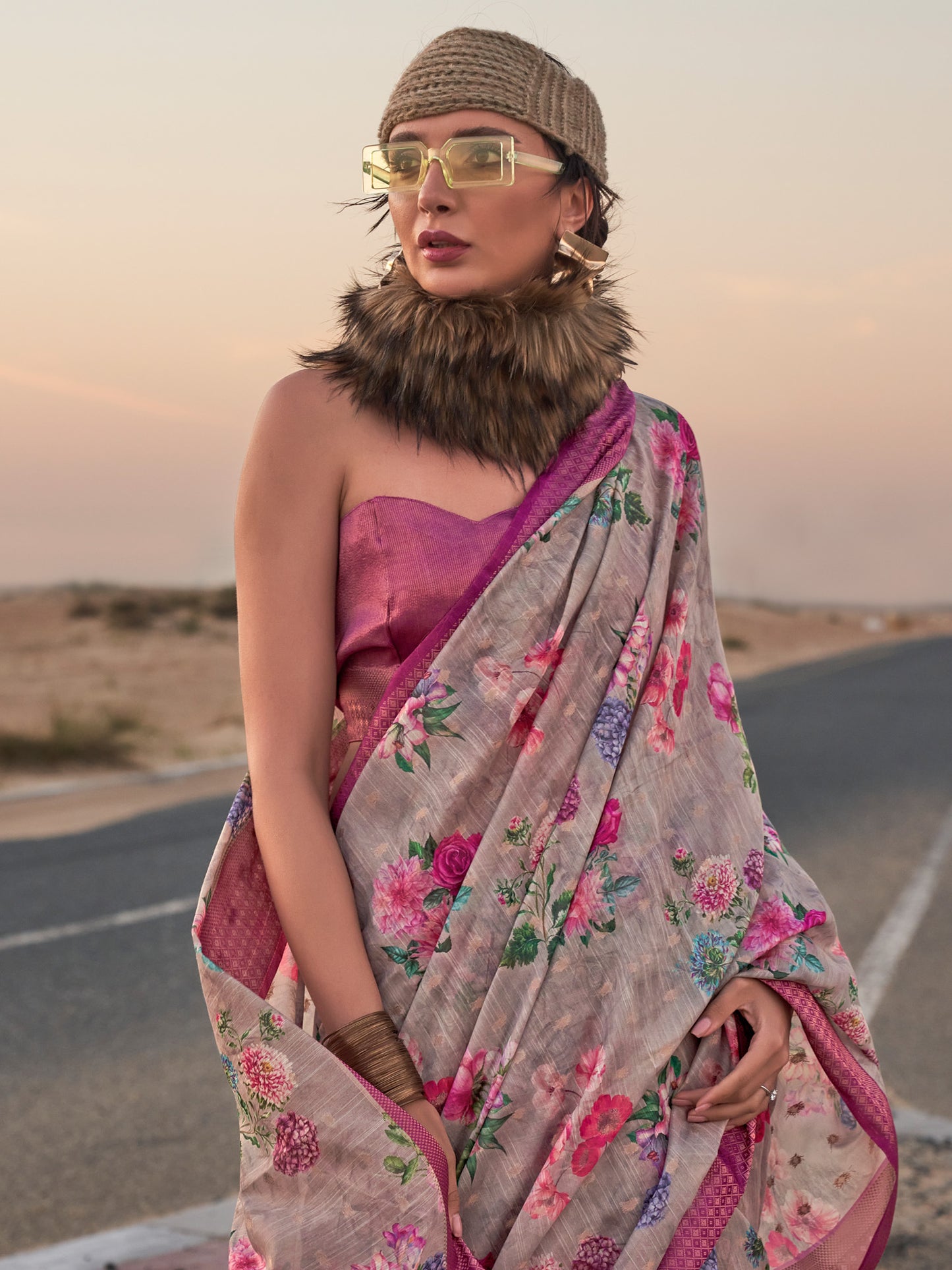 Women's Linen Grey Printed Designer Saree With Blouse Piece
