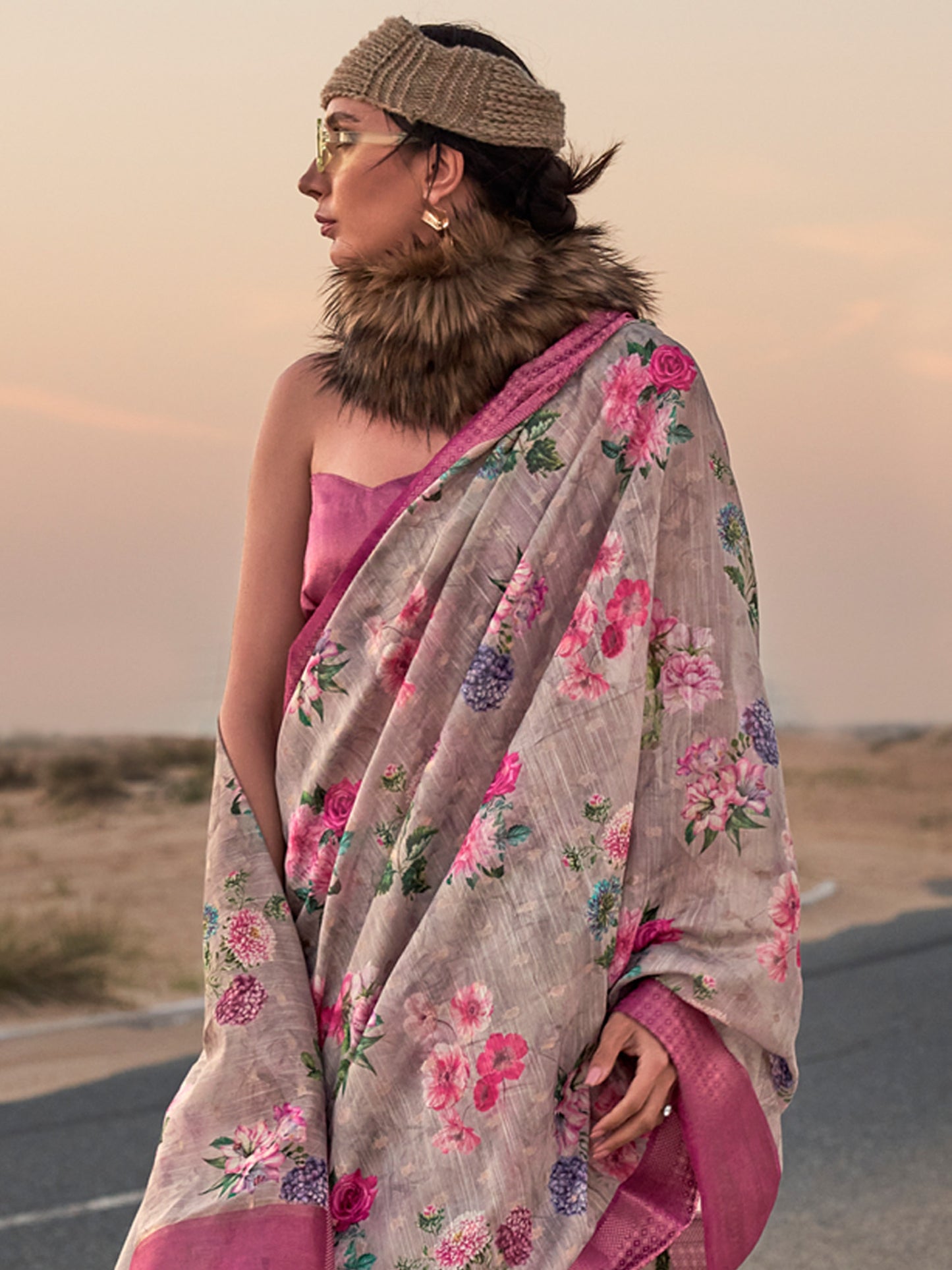 Women's Linen Grey Printed Designer Saree With Blouse Piece