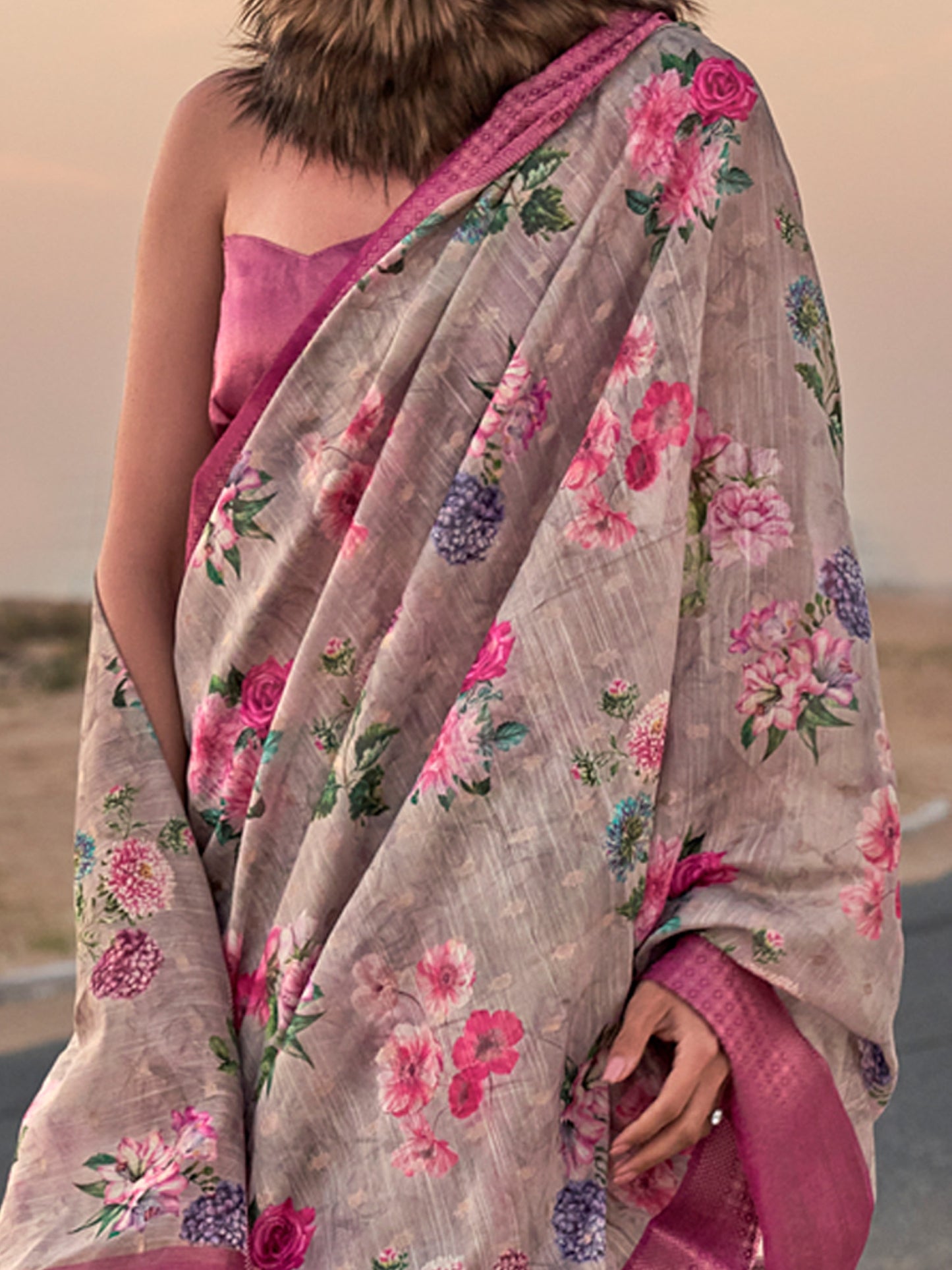 Women's Linen Grey Printed Designer Saree With Blouse Piece