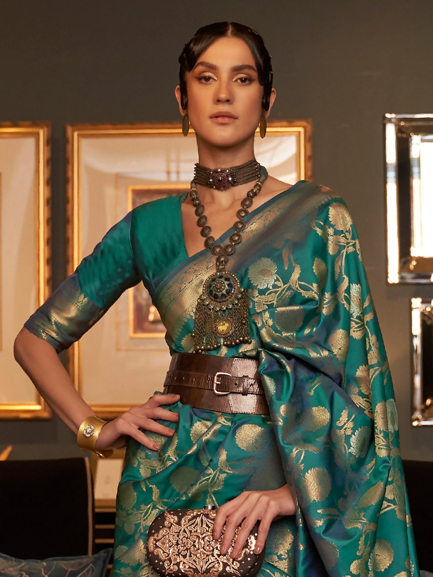 Women's Silk Blend Teal blue Woven Design Handloom Saree With Blouse Piece