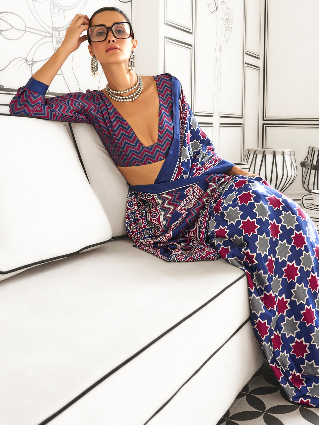 Women's Crepe Navy Blue Printed Designer Saree With Blouse Piece