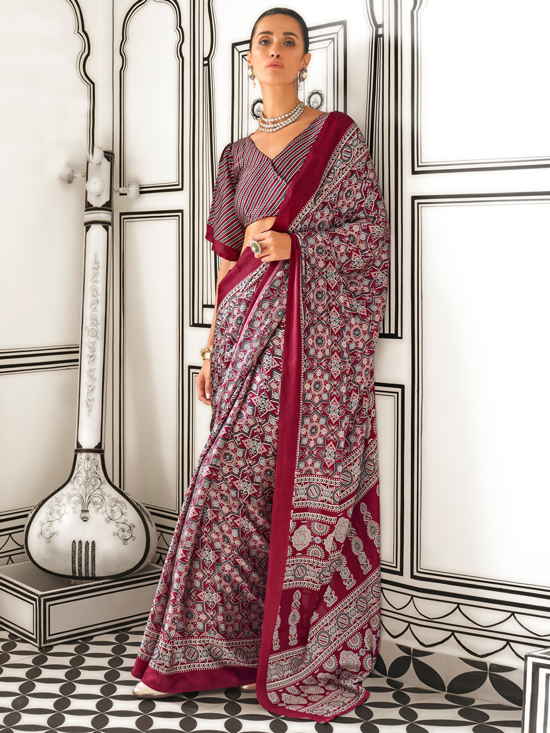 Women's Crepe Maroon Printed Designer Saree With Blouse Piece