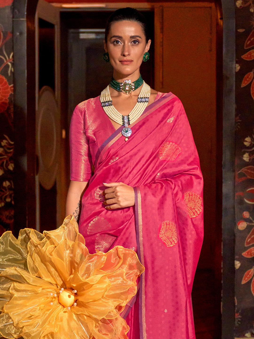 Women's Silk Blend Pink Woven Design Designer Saree With Blouse Piece