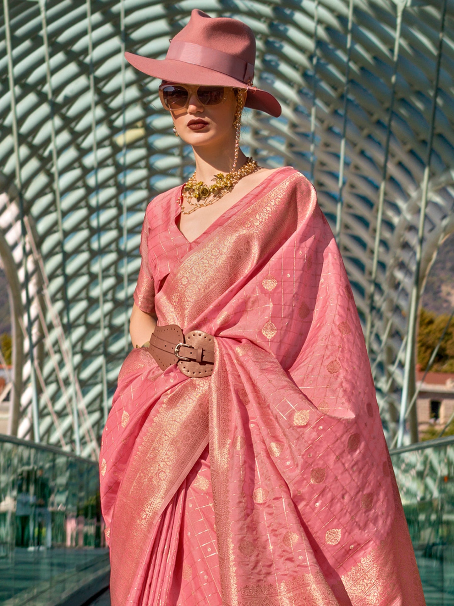 Women's Silk Blend Pink Woven Design Designer Saree With Blouse Piece